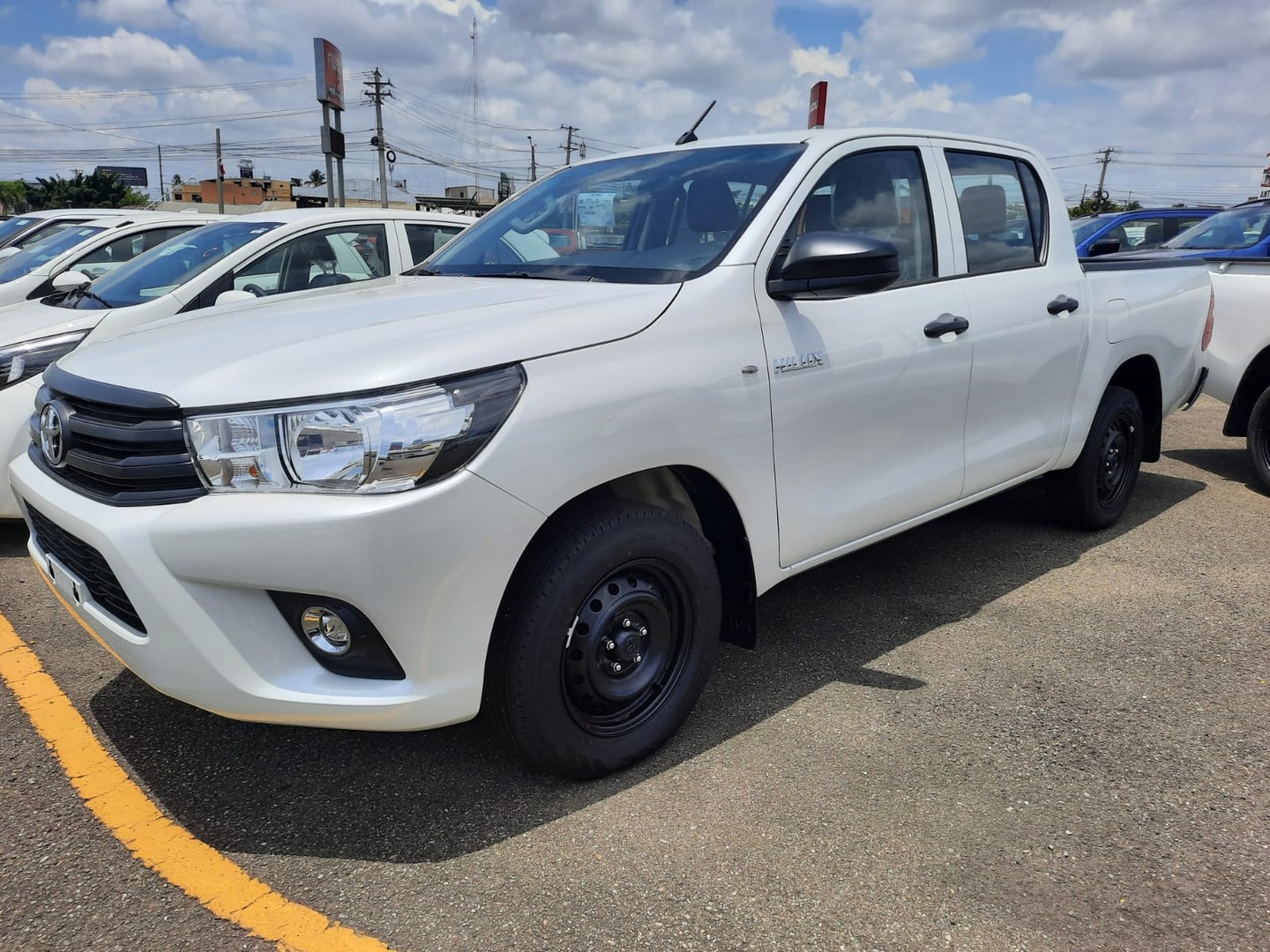 jeepetas y camionetas - TOYOTA HILUX 2024 En Venta, Santiago de los Caballeros