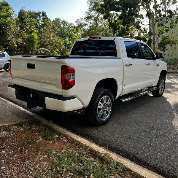 jeepetas y camionetas - Toyota tundra platinum 2017 2