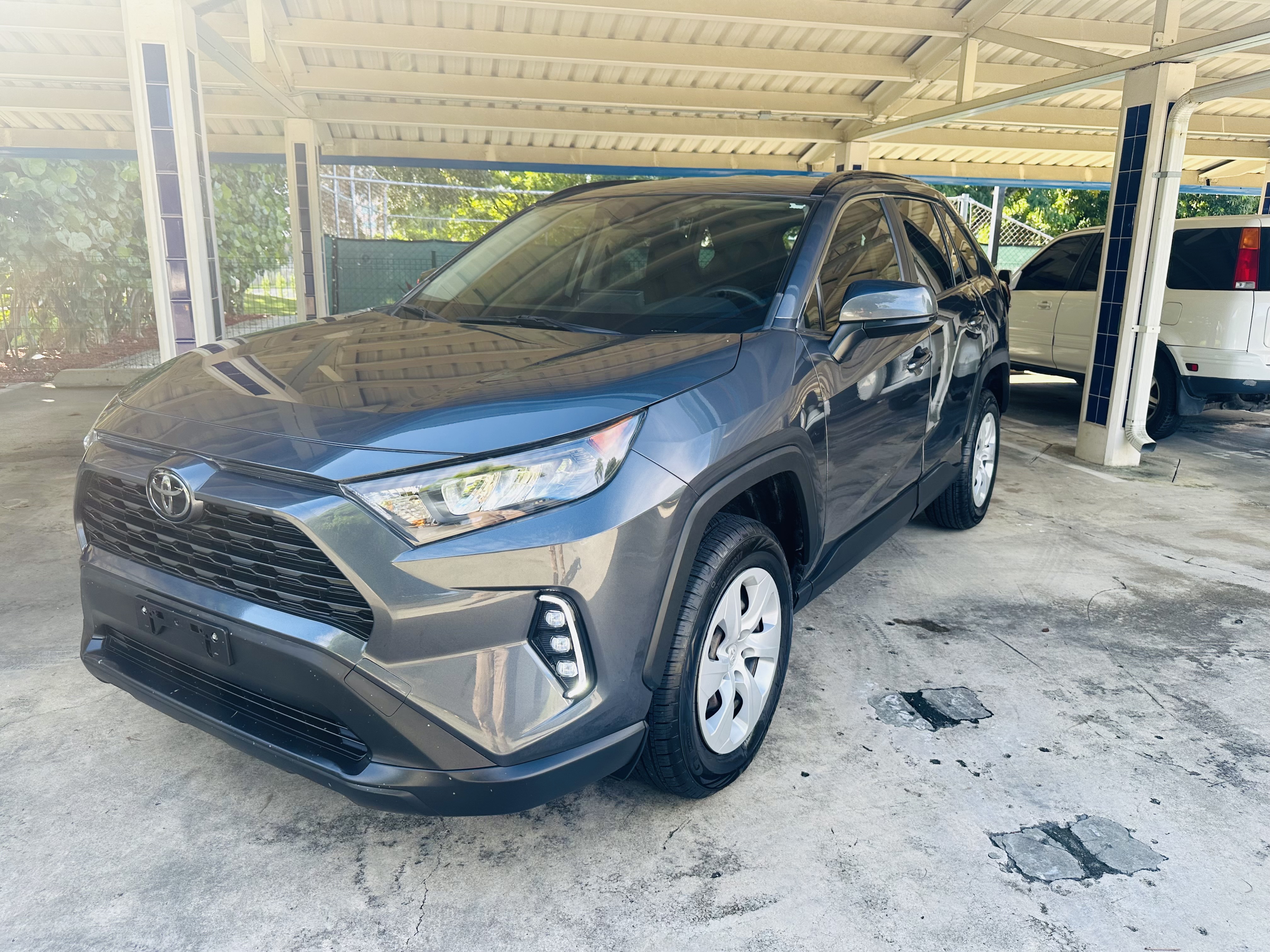 jeepetas y camionetas - Toyota Rav4 2019 LE  1