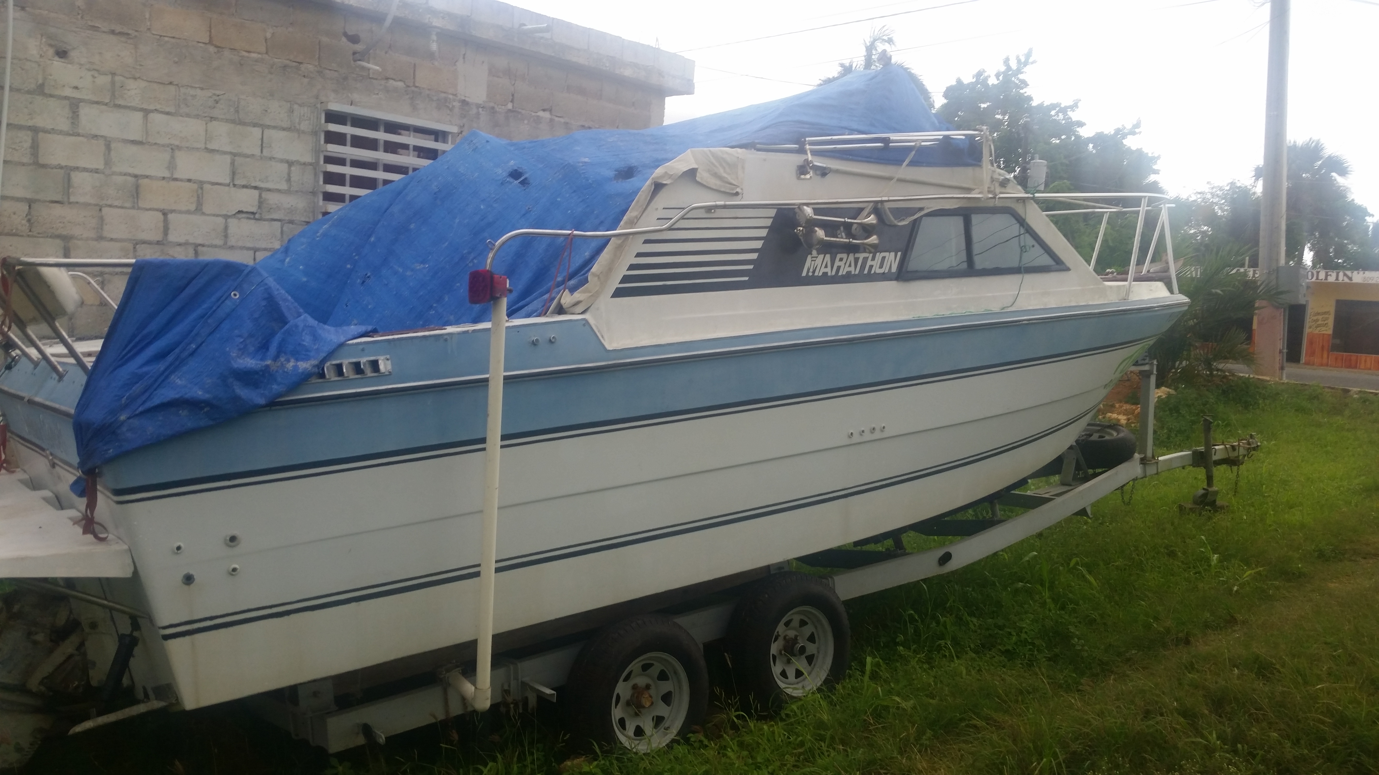 botes - YATE26"cola volvo penta290 doble propela,motor GMC350, 3