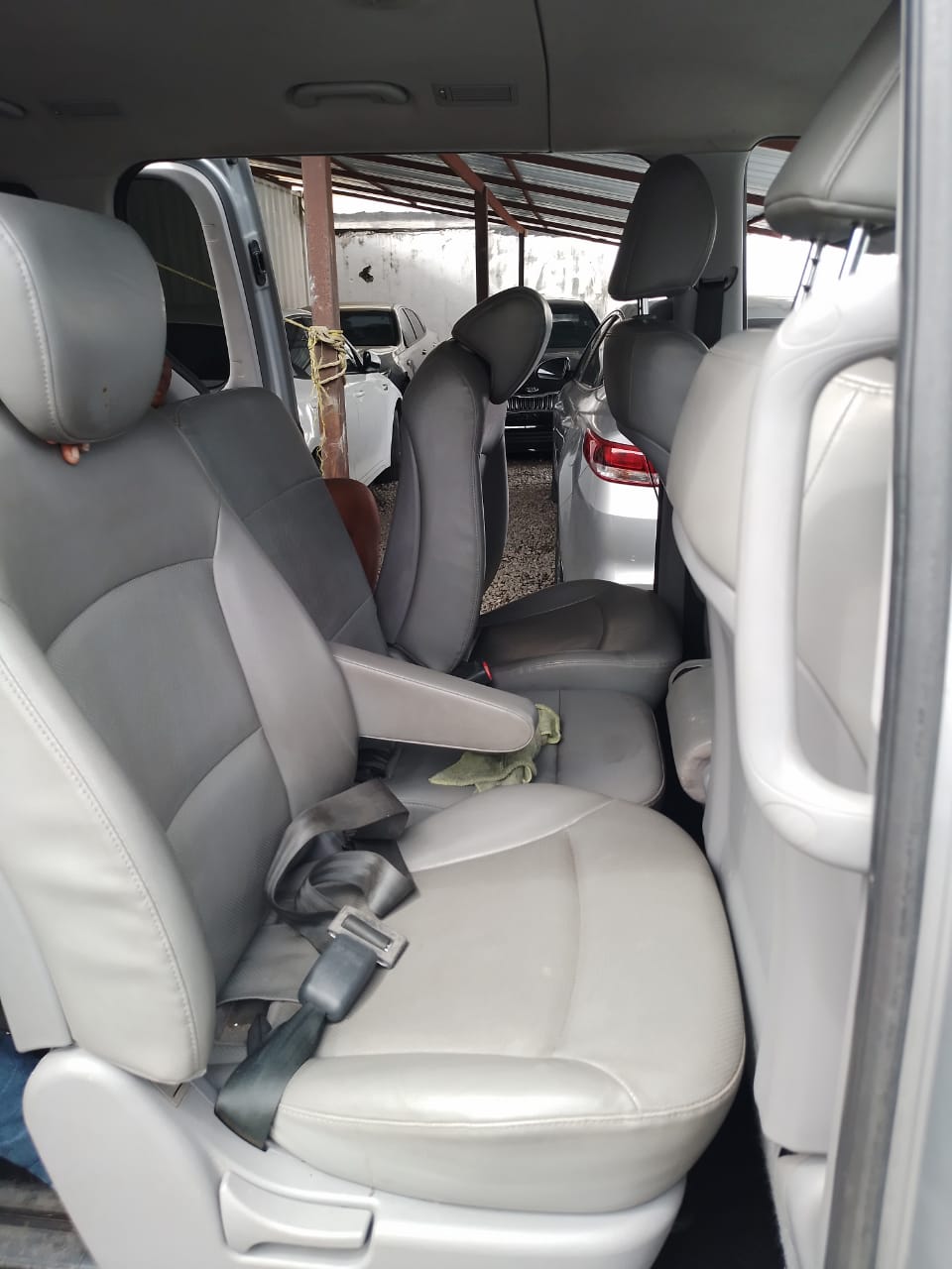 jeepetas y camionetas - HYUNDAI STAREX 2018 GRIS DESDE: RD$1,300,100.00 2