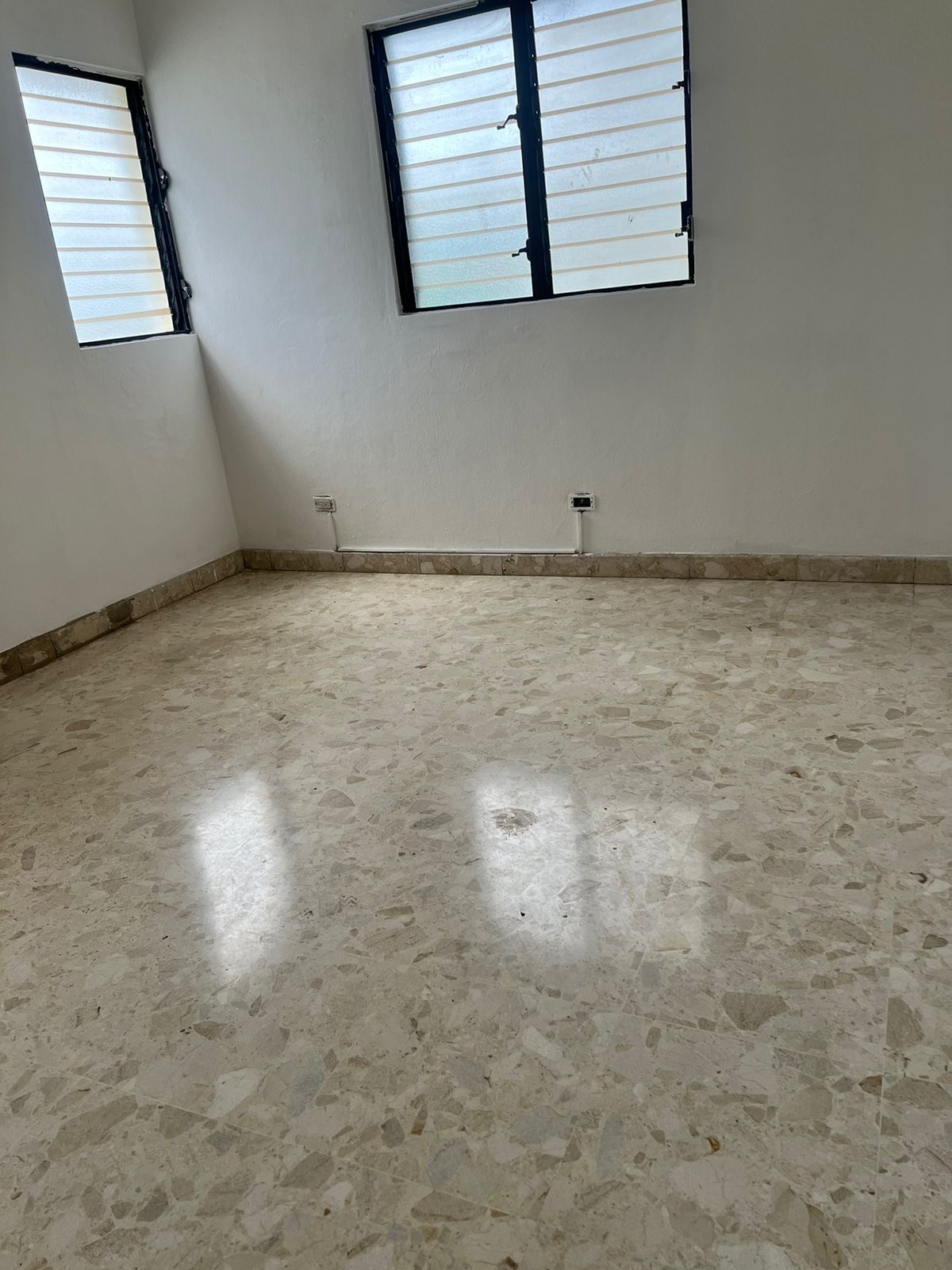 apartamentos - Vendo urbanización Fernández tercer nivel tres hab 7