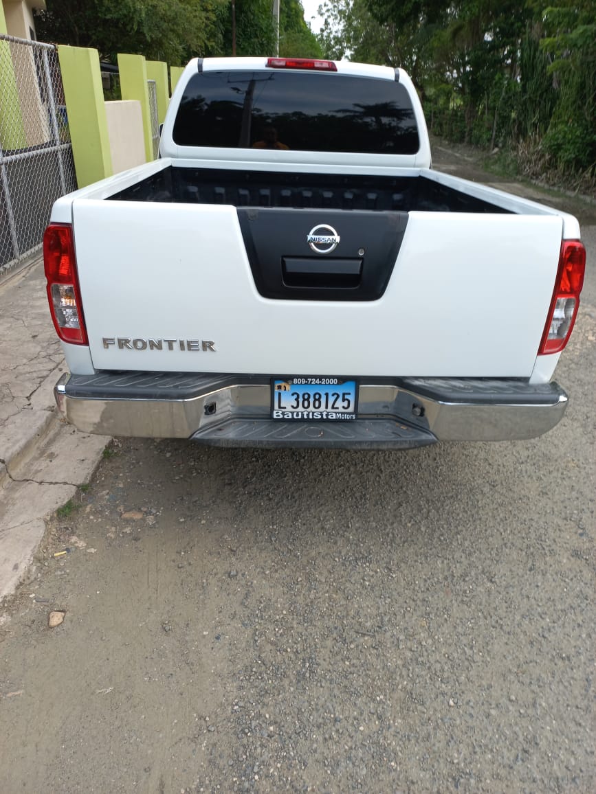 jeepetas y camionetas - Nissan frontier 2014 4