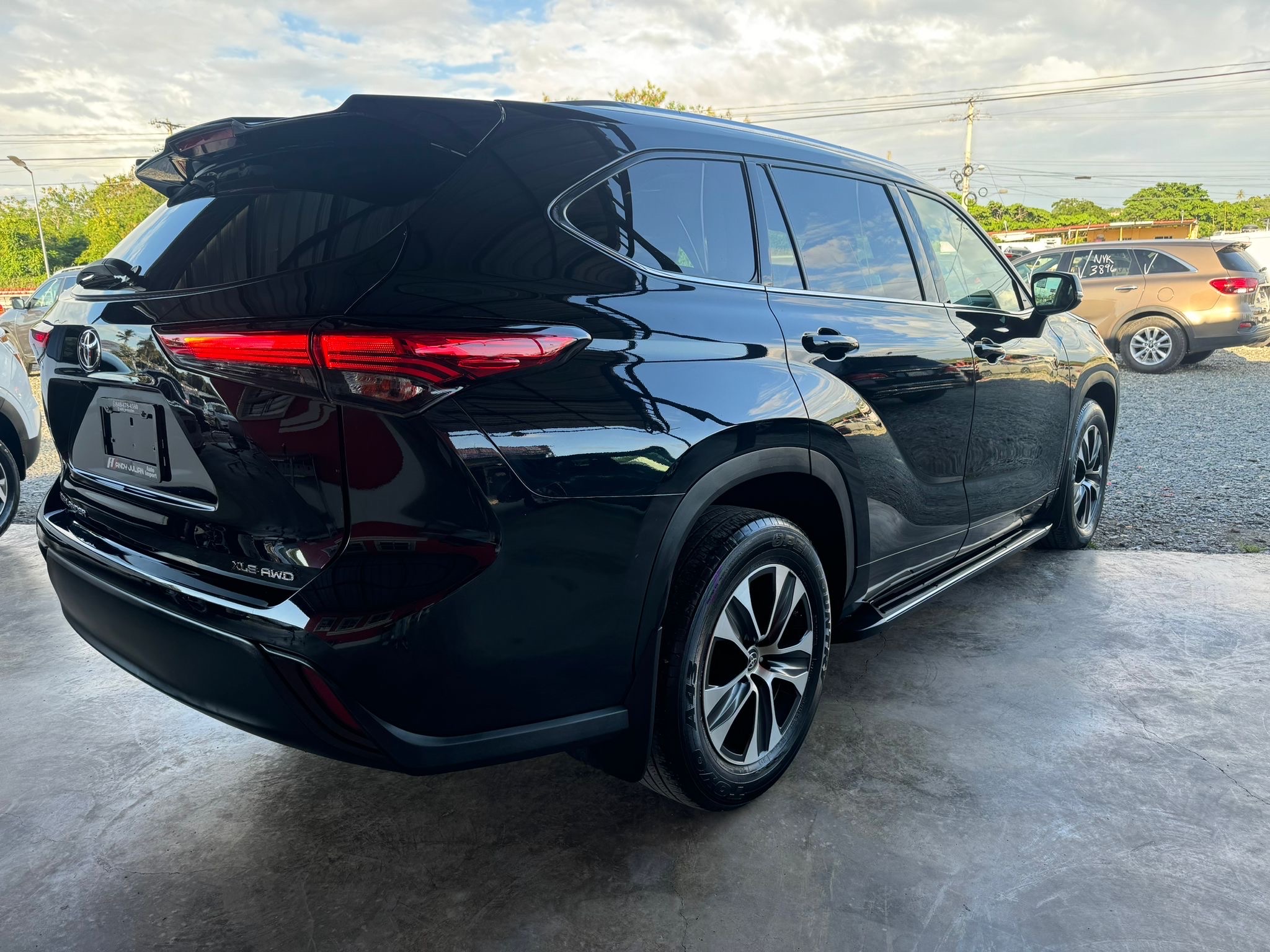 jeepetas y camionetas - Toyota Highlander XLE 2020
 3