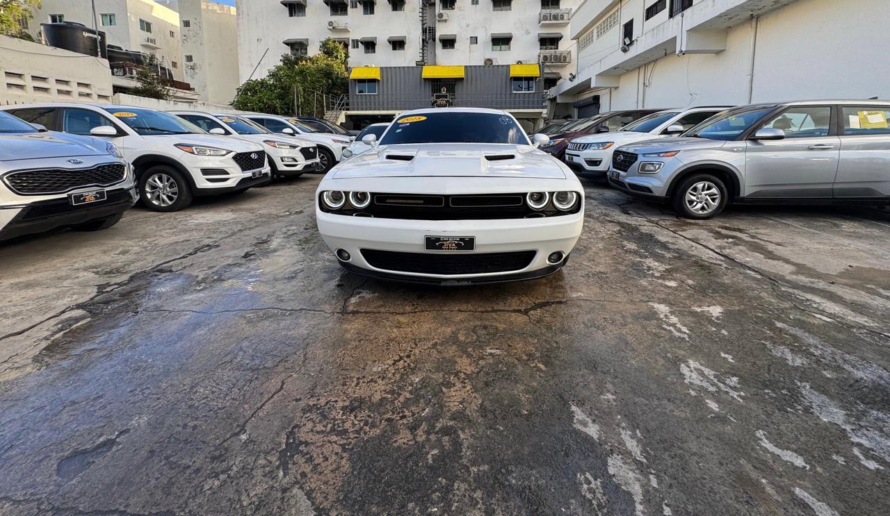 carros - 2018 Dodge Challenger SXT 3