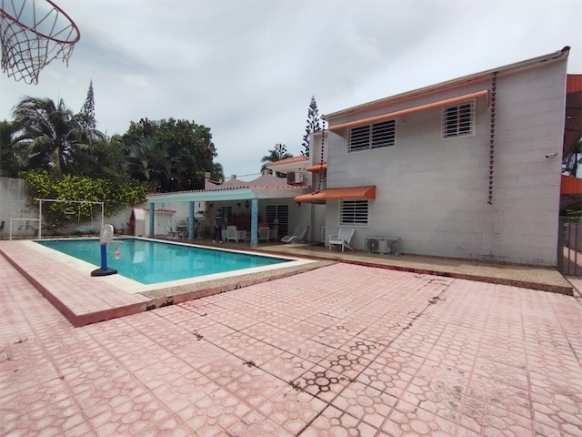 casas vacacionales y villas - ▶️Se Vende Casa Tipo Villa de 2 Niveles con Piscina en Boca Chica📍🏡🌴☀️3000mts 5