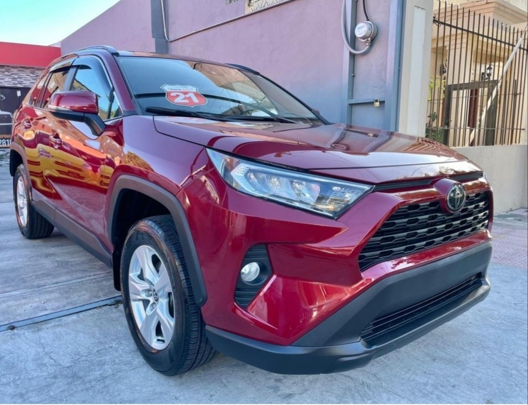 jeepetas y camionetas - 2021 Toyota Rav4 XLE 30 Mil Millas 