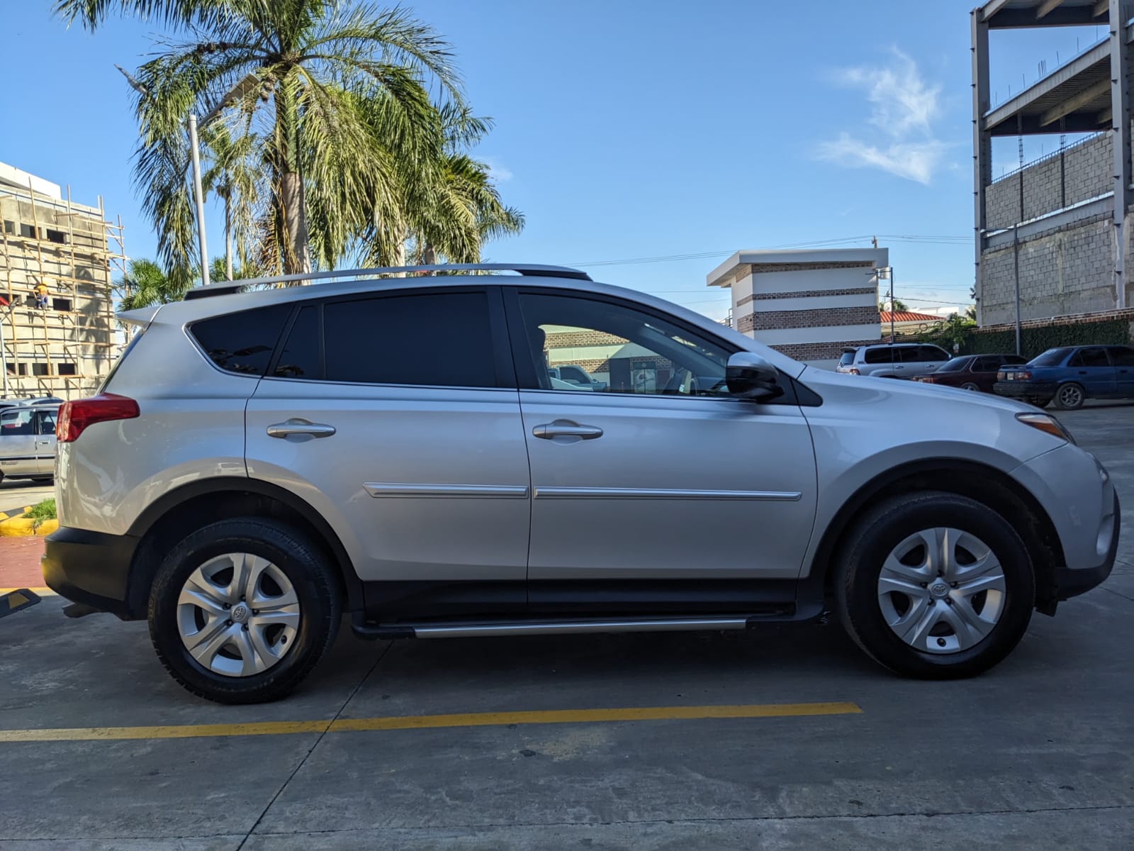 jeepetas y camionetas - Toyota rav4 2015 3