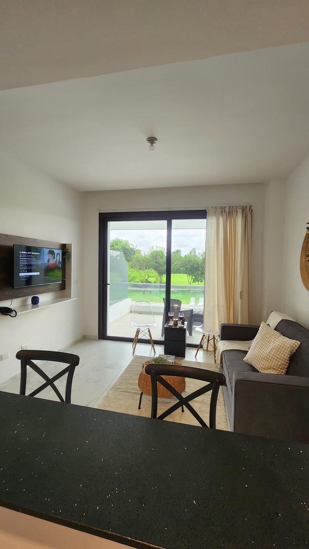 apartamentos - Vendo segundo nivel amueblado nuevo punta cana hard rock una habitación balcón 