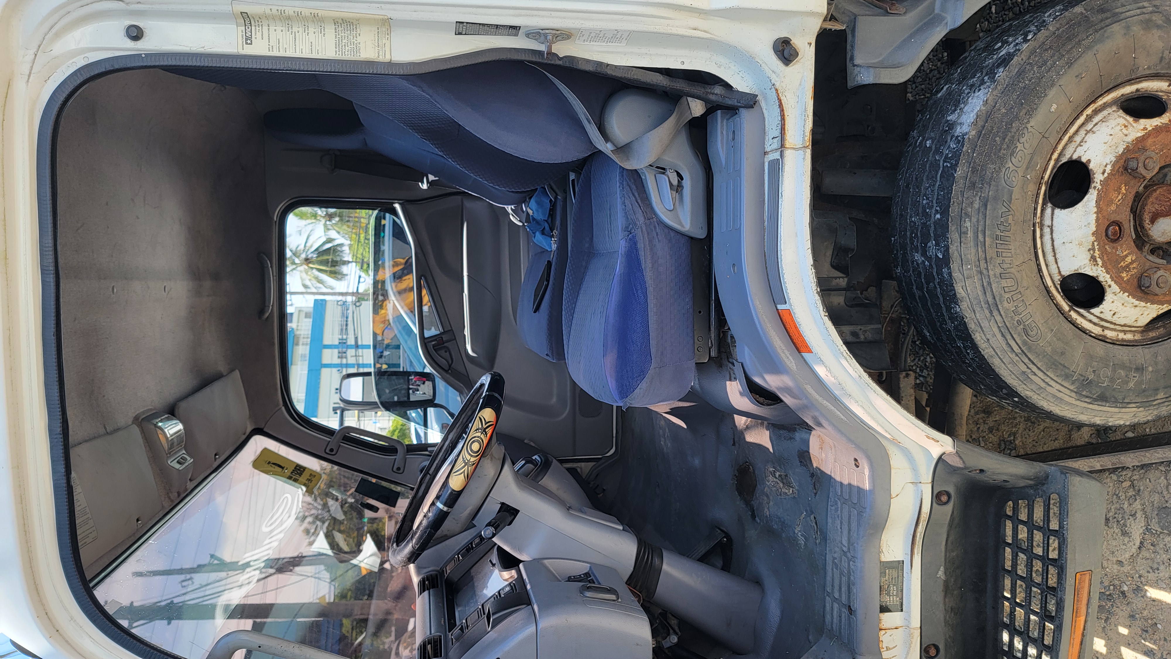 camiones y vehiculos pesados - CAMION MITSUBISHI FUSO  2010 6