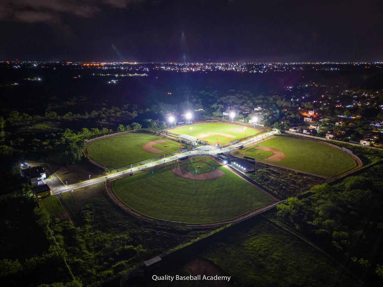 solares y terrenos - VENTA ACADEMIA DE BASEBALL TERRENO APT0 PARA OTROS USOS “SANTO DOMINGO” 3