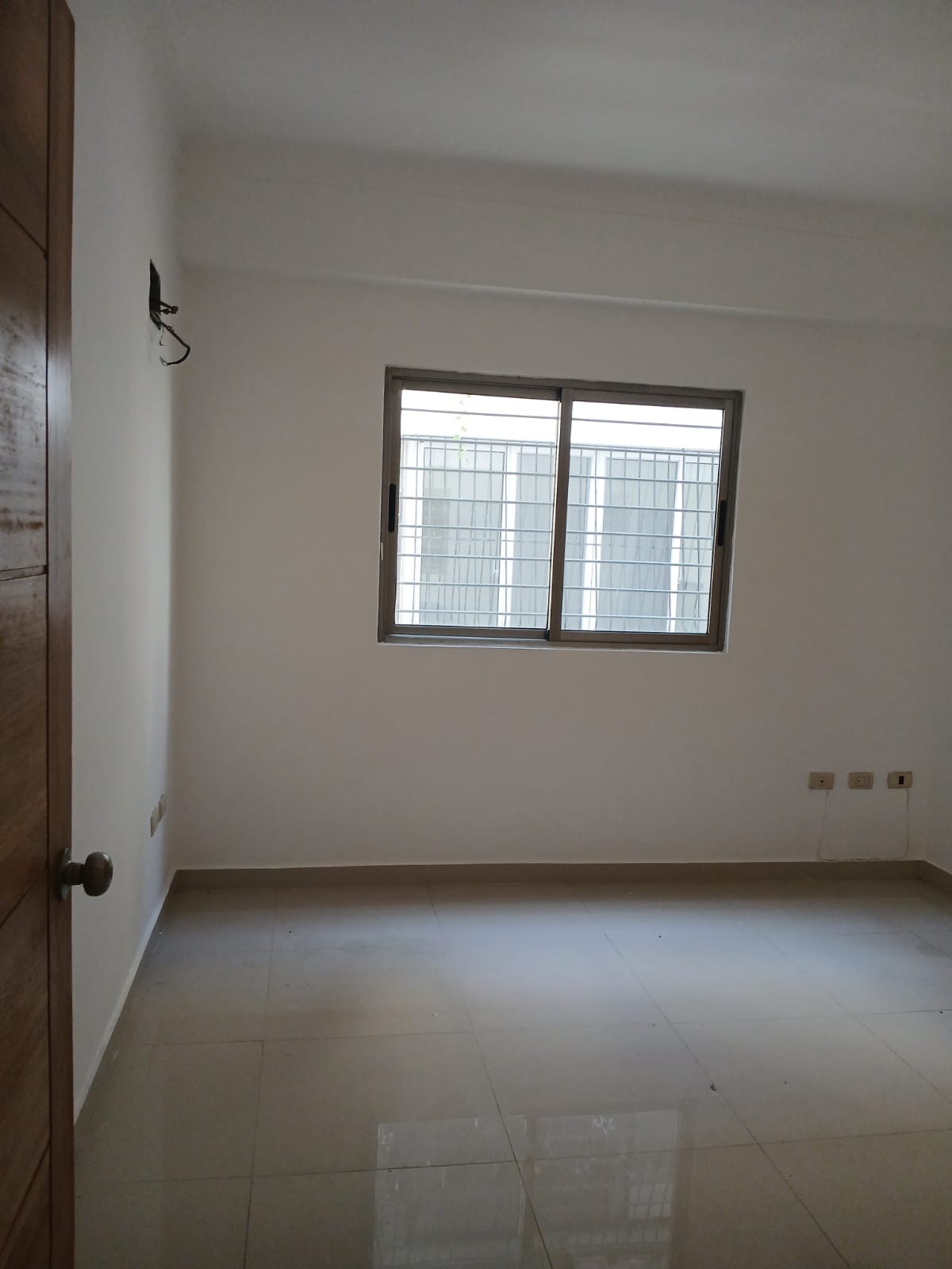 apartamentos - Vendo segundo nivel en el millón dos hab 2.5 baños