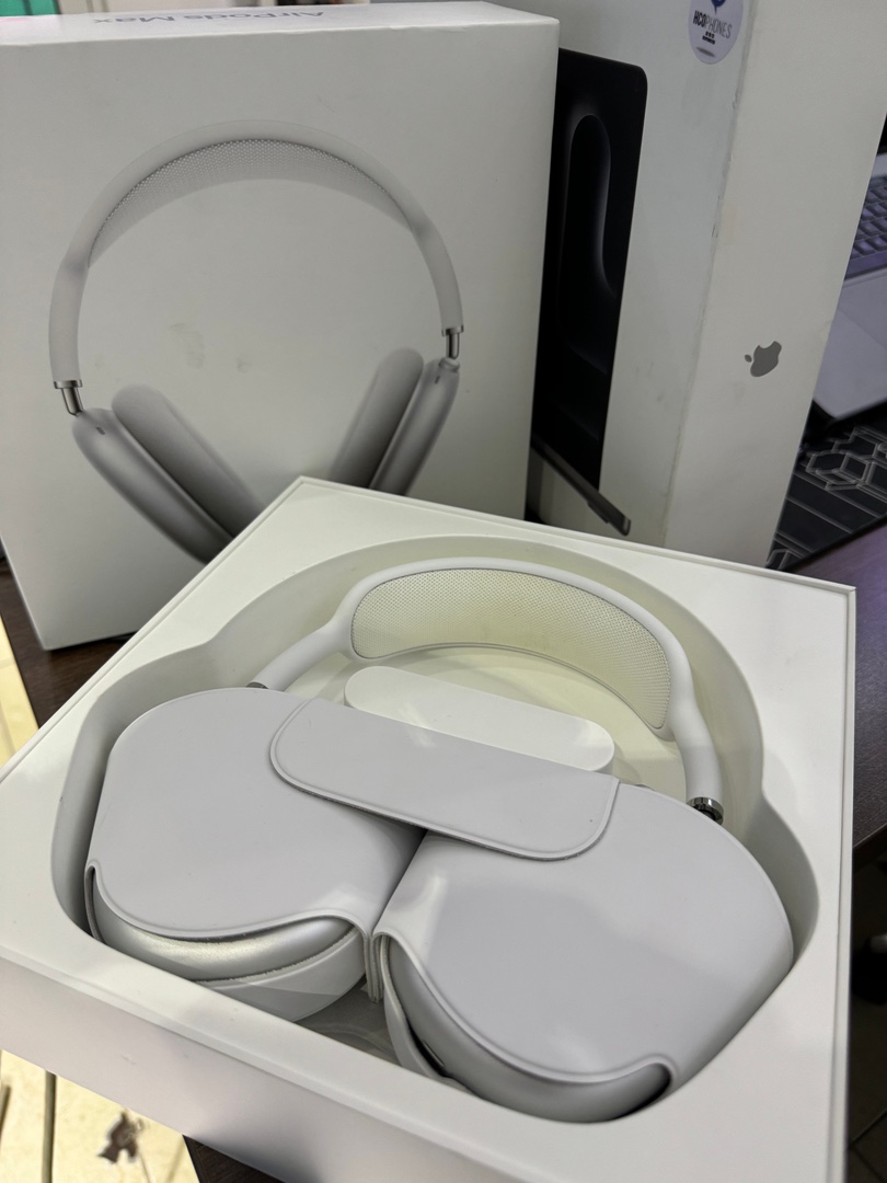 camaras y audio - AirPods Max Silver Como Nuevo en Caja, 100% Originales, RD$ 21,900 NEG