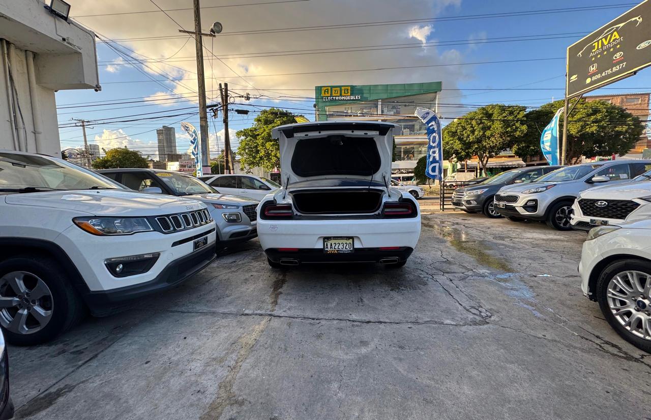 carros - 2018 Dodge Challenger SXT 4