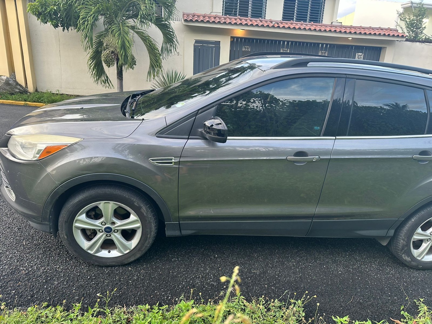 jeepetas y camionetas - Ford Escape SE 2013 / Compuerta Eléctrica / Radio con Pantalla 