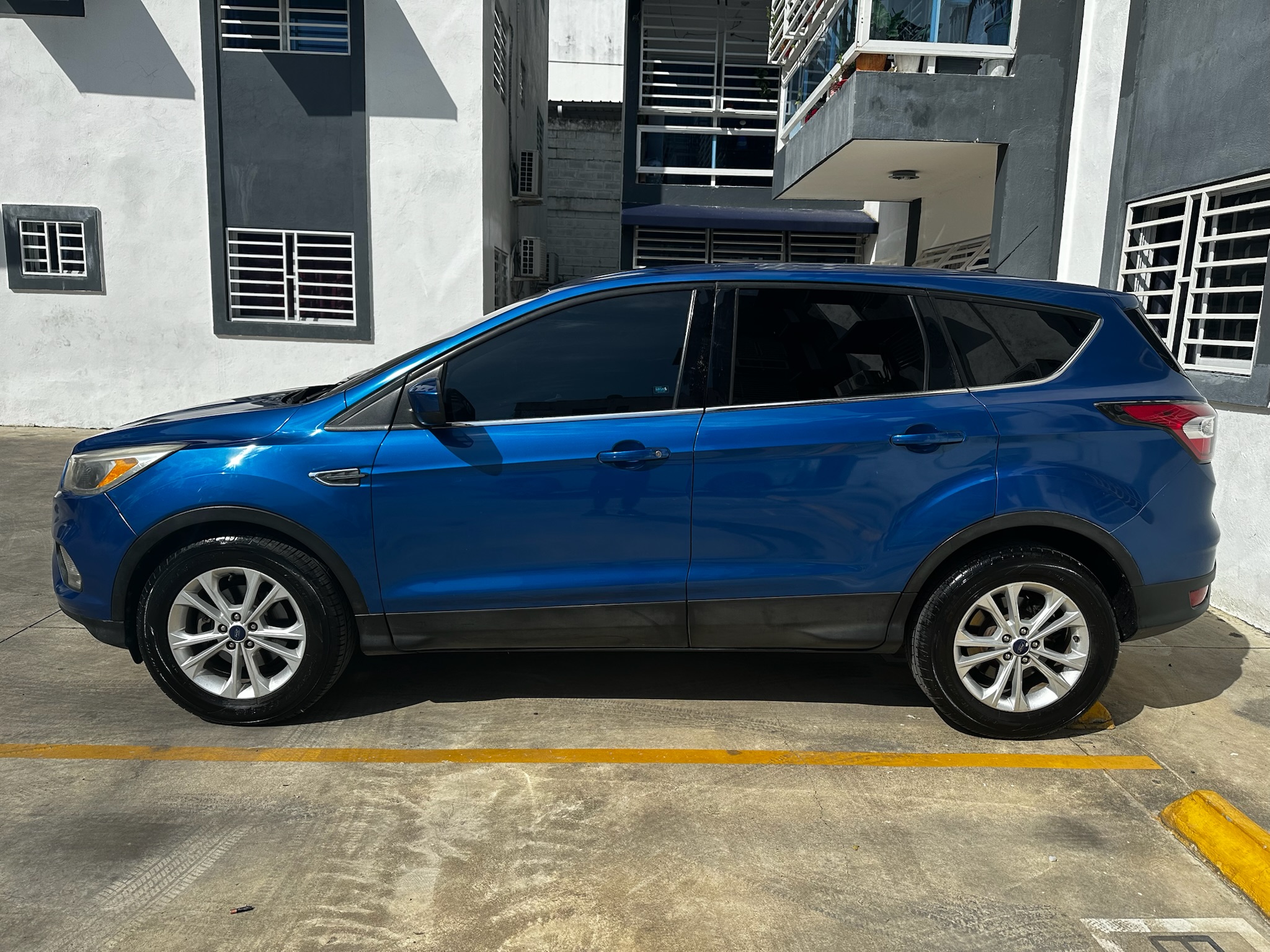 jeepetas y camionetas - Ford Escape 2017