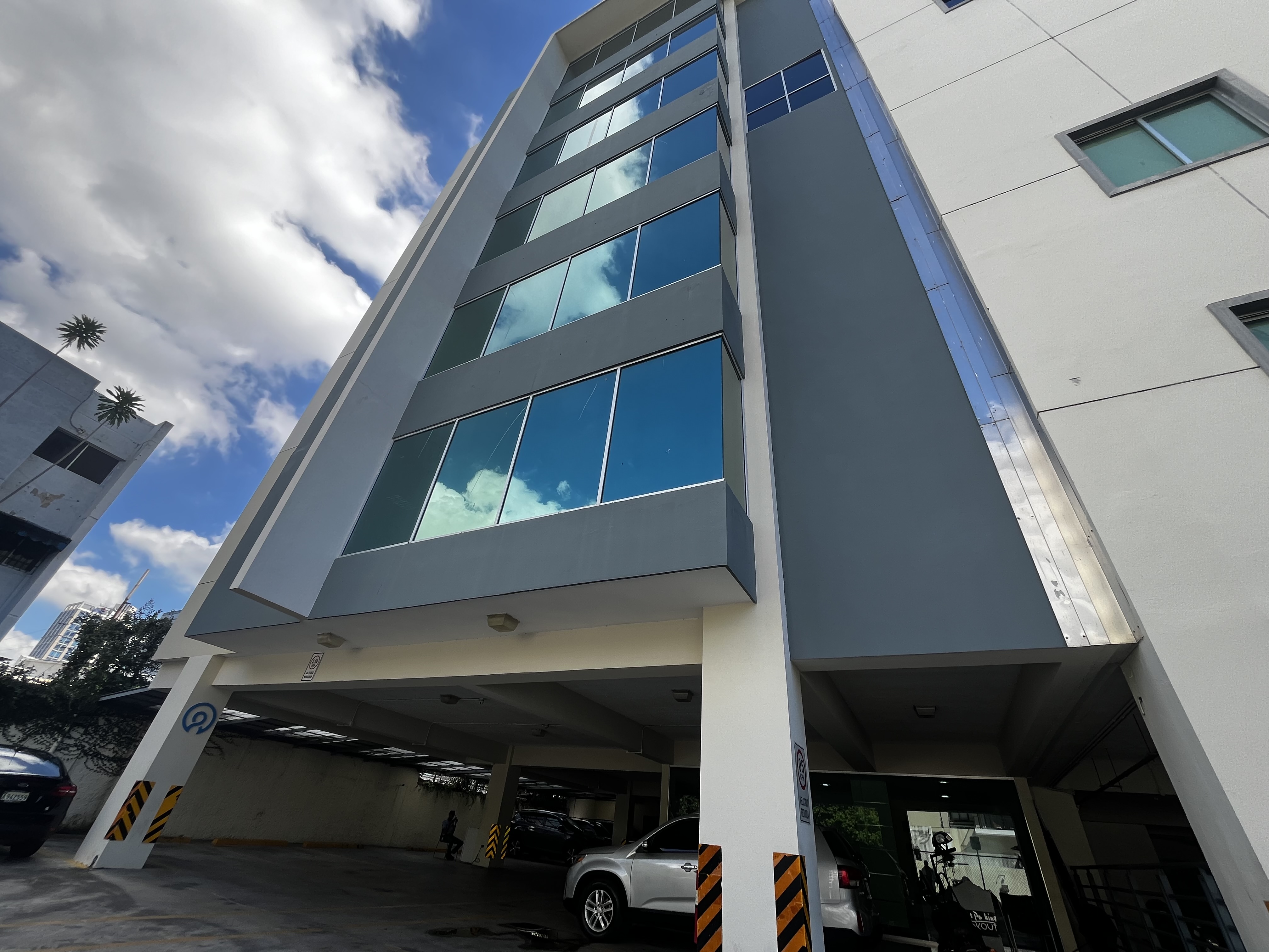 oficinas y locales comerciales - Oficina En Alquiler En Evaristo Morales de 378 m2  9