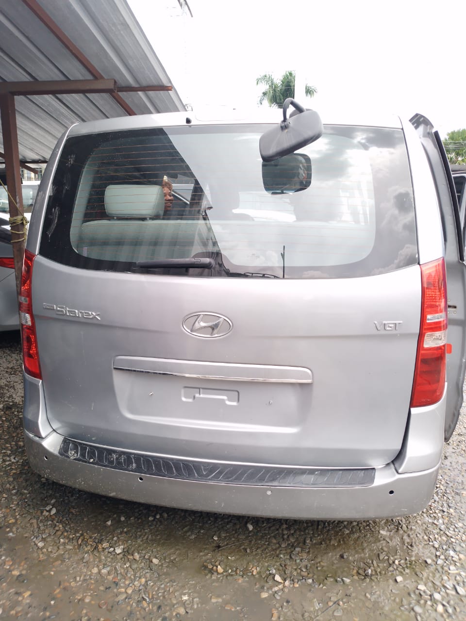 jeepetas y camionetas - HYUNDAI STAREX 2018 GRIS DESDE: RD$1,300,100.00 5