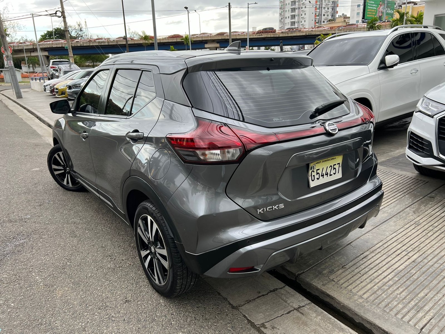 jeepetas y camionetas - NISSAN KICKS 2022 2