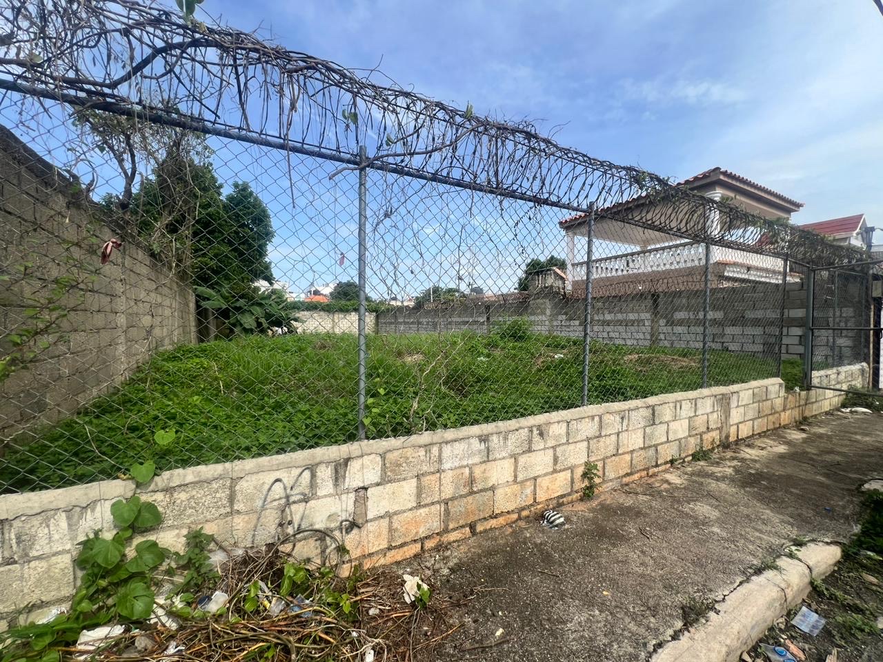 solares y terrenos - venta de solar en la autopista de san Isidro prado oriental de 360mts 2