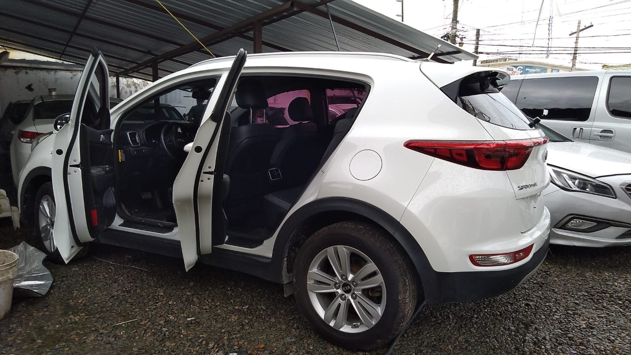 jeepetas y camionetas - KIA SPORTAGE 2019 BLANCO DESDE: RD$1,050,100 Mil  7