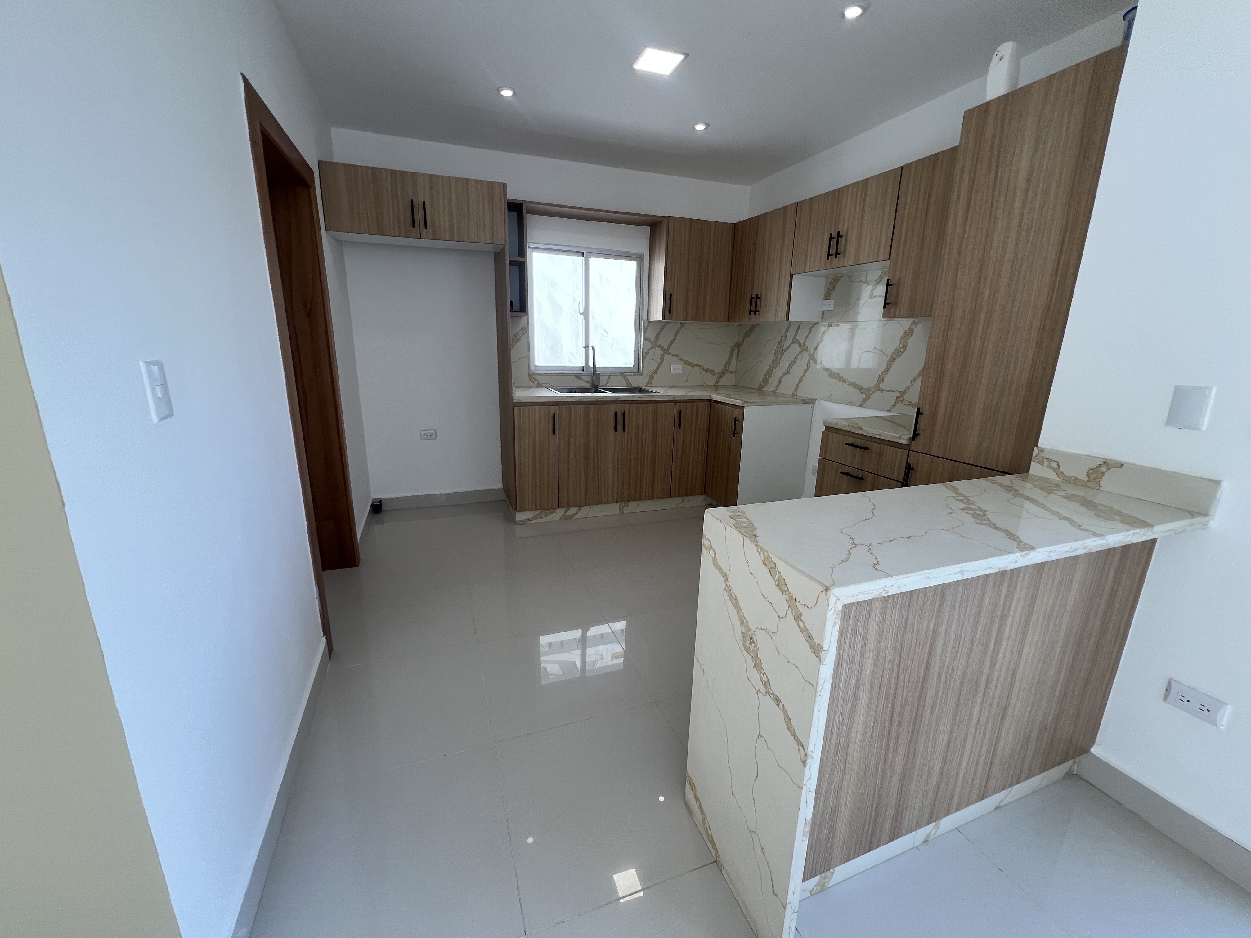 casas - venta de casa en la autopista de san isidro brisa oriental Santo Domingo este  5