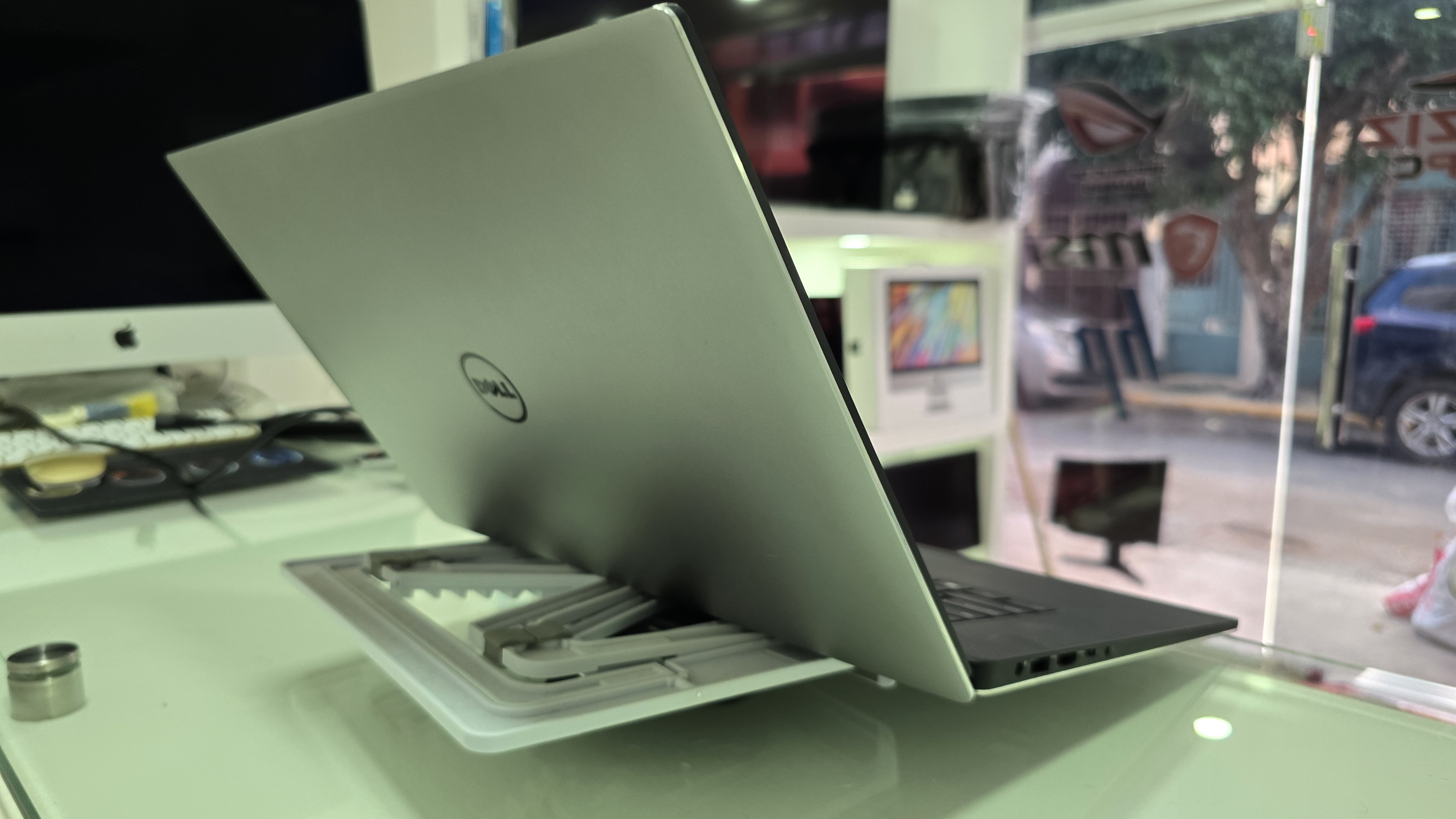 computadoras y laptops - Dell xps 15 Pulg Core i7 Ram 16gb ddr4 Disco 256gb Nvidea Gtx 960m 10gb  2