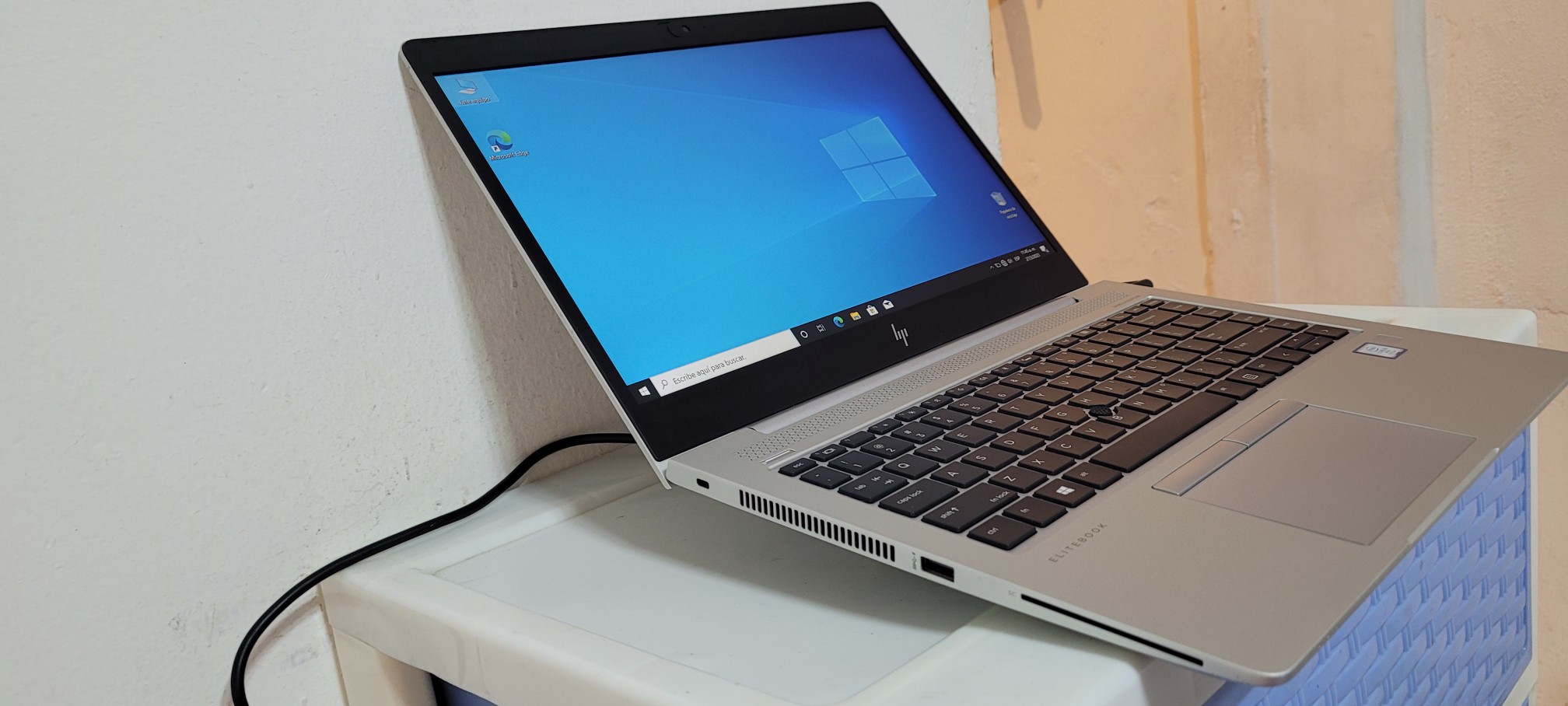 computadoras y laptops - Laptop Hp Slim 14 Pulg Core i5 8va Gen Ram 8gb ddr4 Disco 256gb Solido Wifi Blue 1