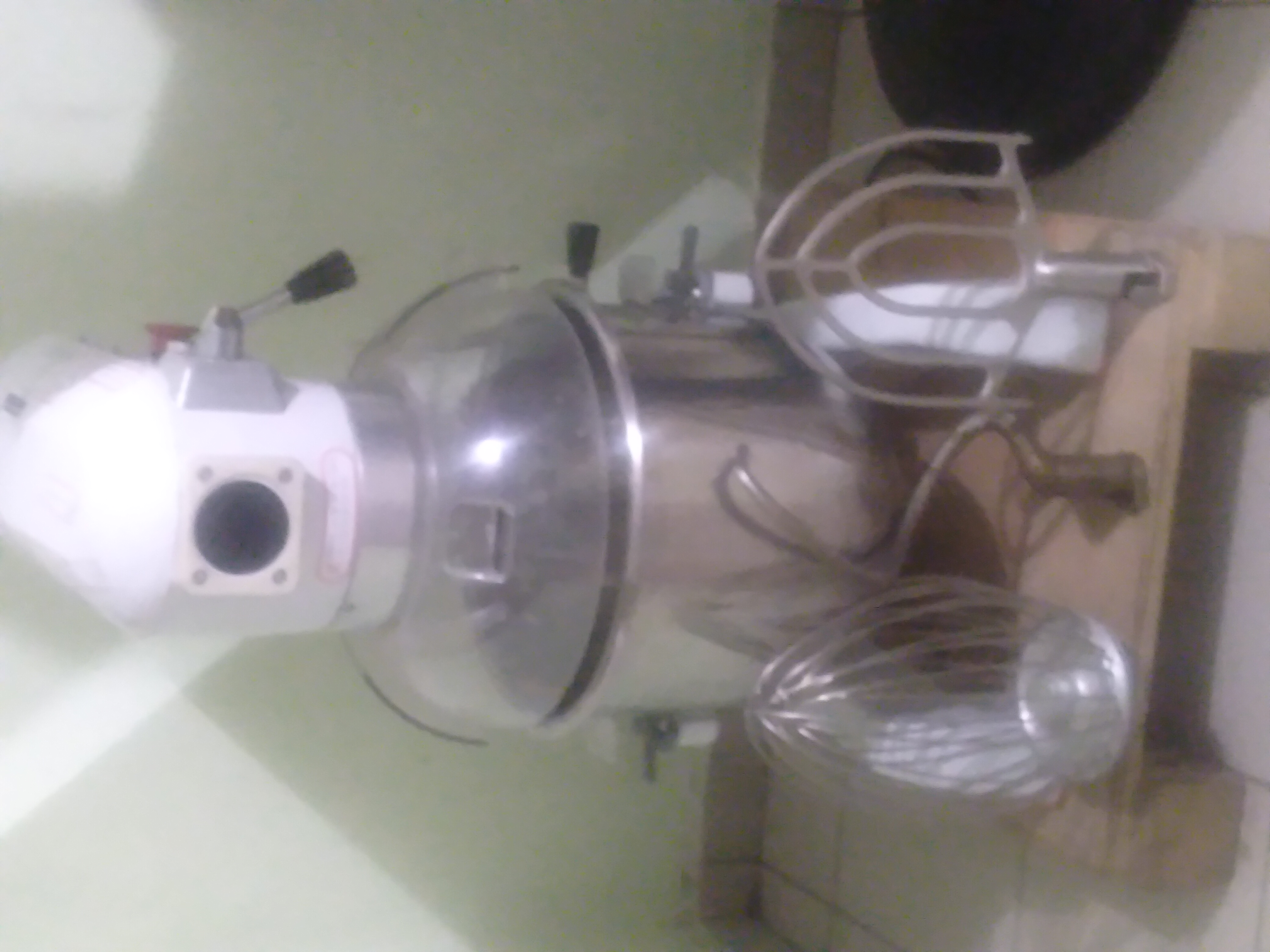 equipos profesionales - Vendo revolvedora, batidora industrial a 110 volt. 3