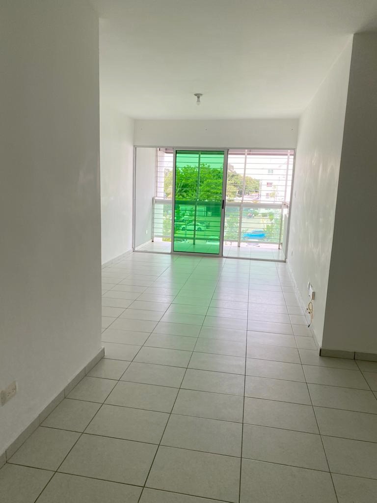 apartamentos - Se Alquila 3er Piso en Jardines del Fresno, Av. República de Colombia 3