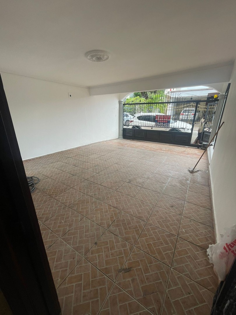 casas - Vendo casa en Carmen María RD$9,400,000. 
 3