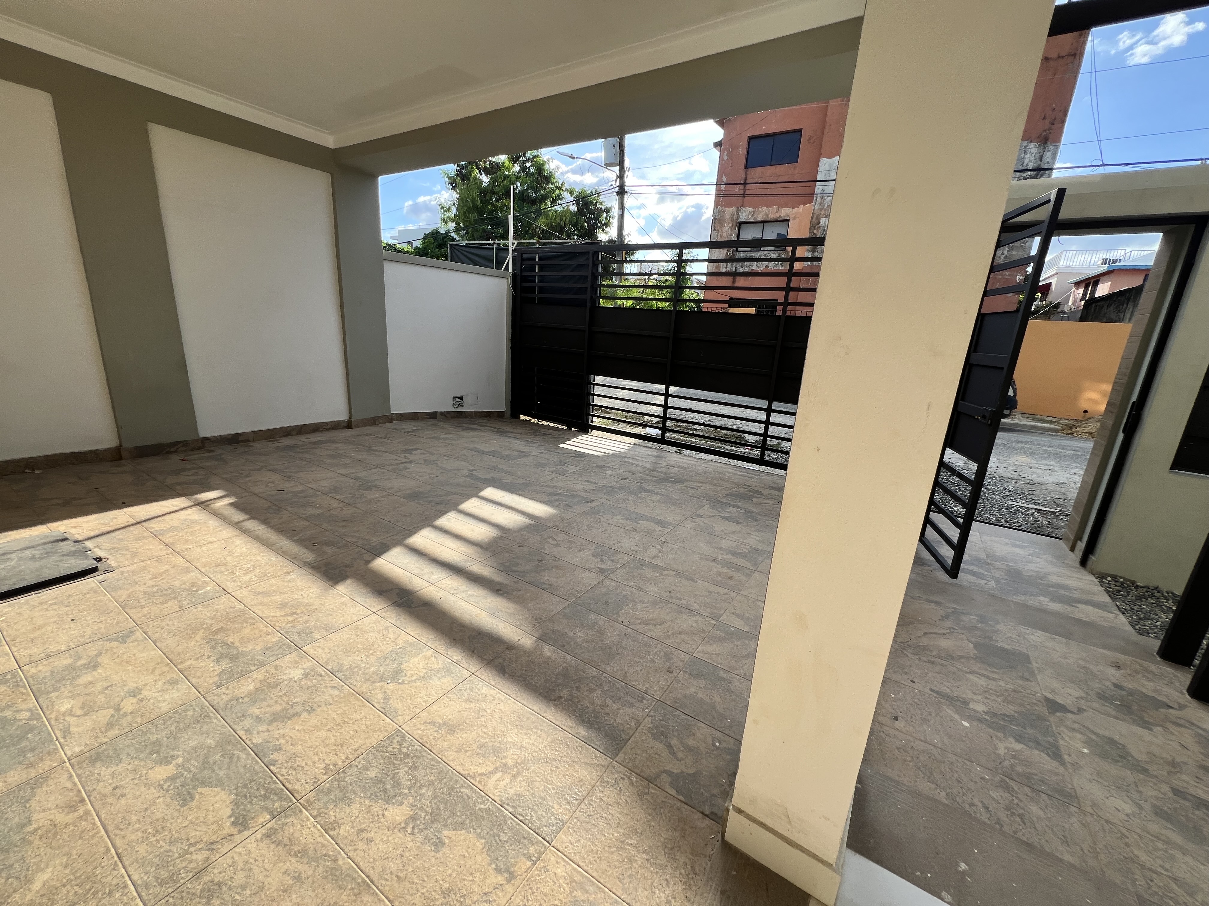 casas - venta de casa en la autopista de san Isidro brisa oriental Santo Domingo  1