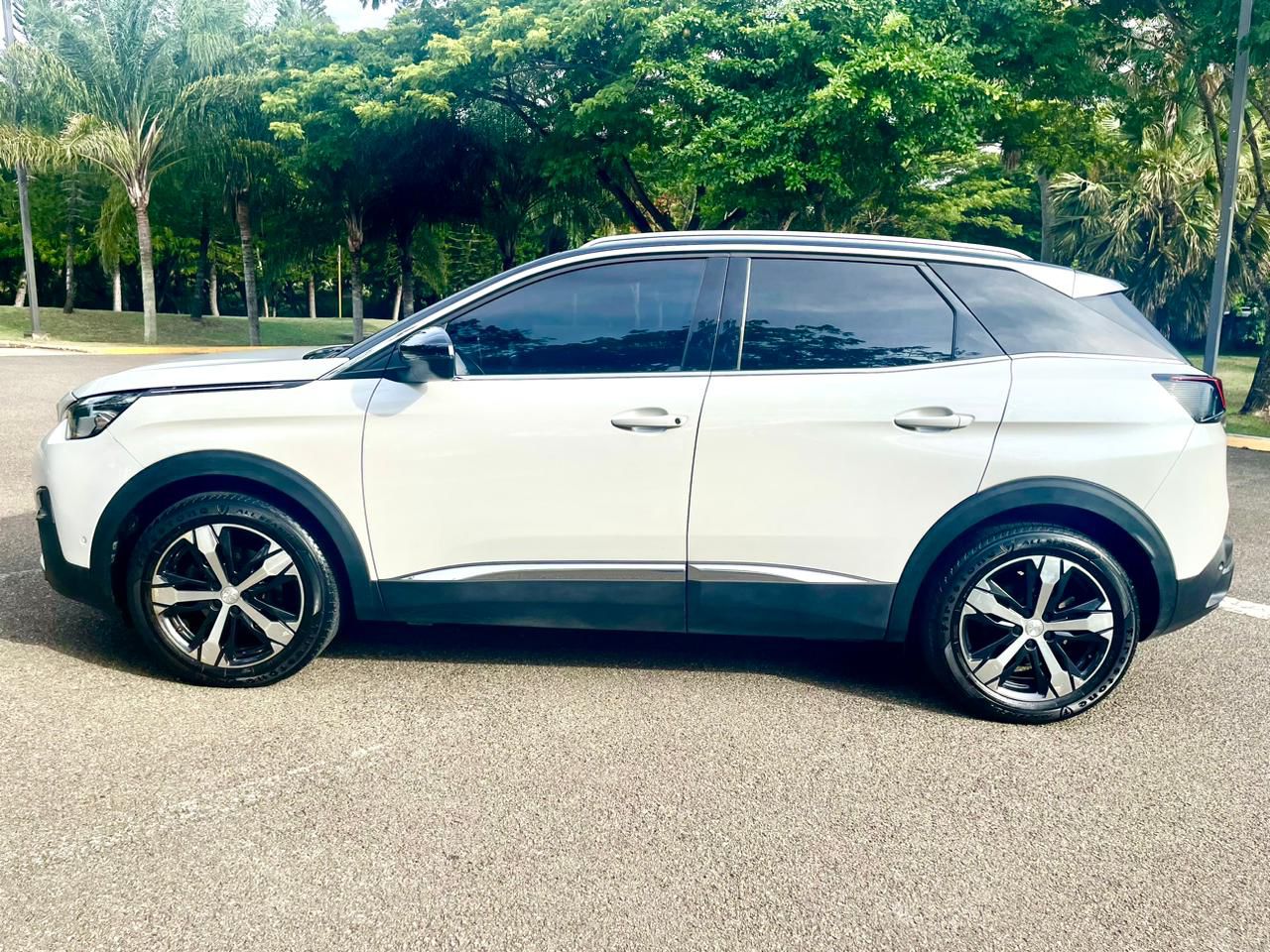 jeepetas y camionetas - Peugeot 3008 gt line 5