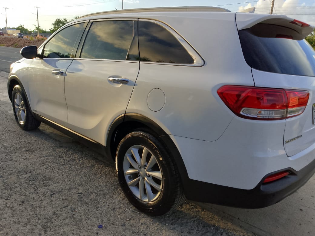 jeepetas y camionetas - 2016 KIA Sorento AWD (Americana) Como Nueva