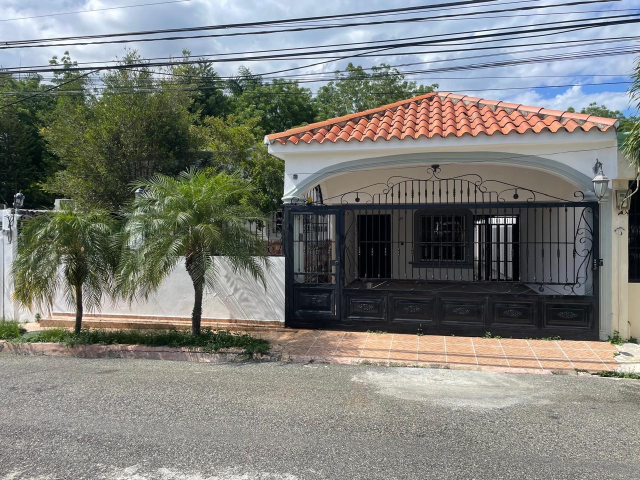 casas - Vendo casa en Carmen María RD$9,400,000. 
