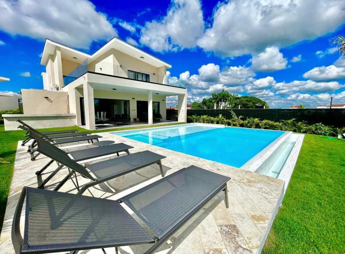 casas vacacionales y villas - Villa en la Estancia Golf la Romana  6