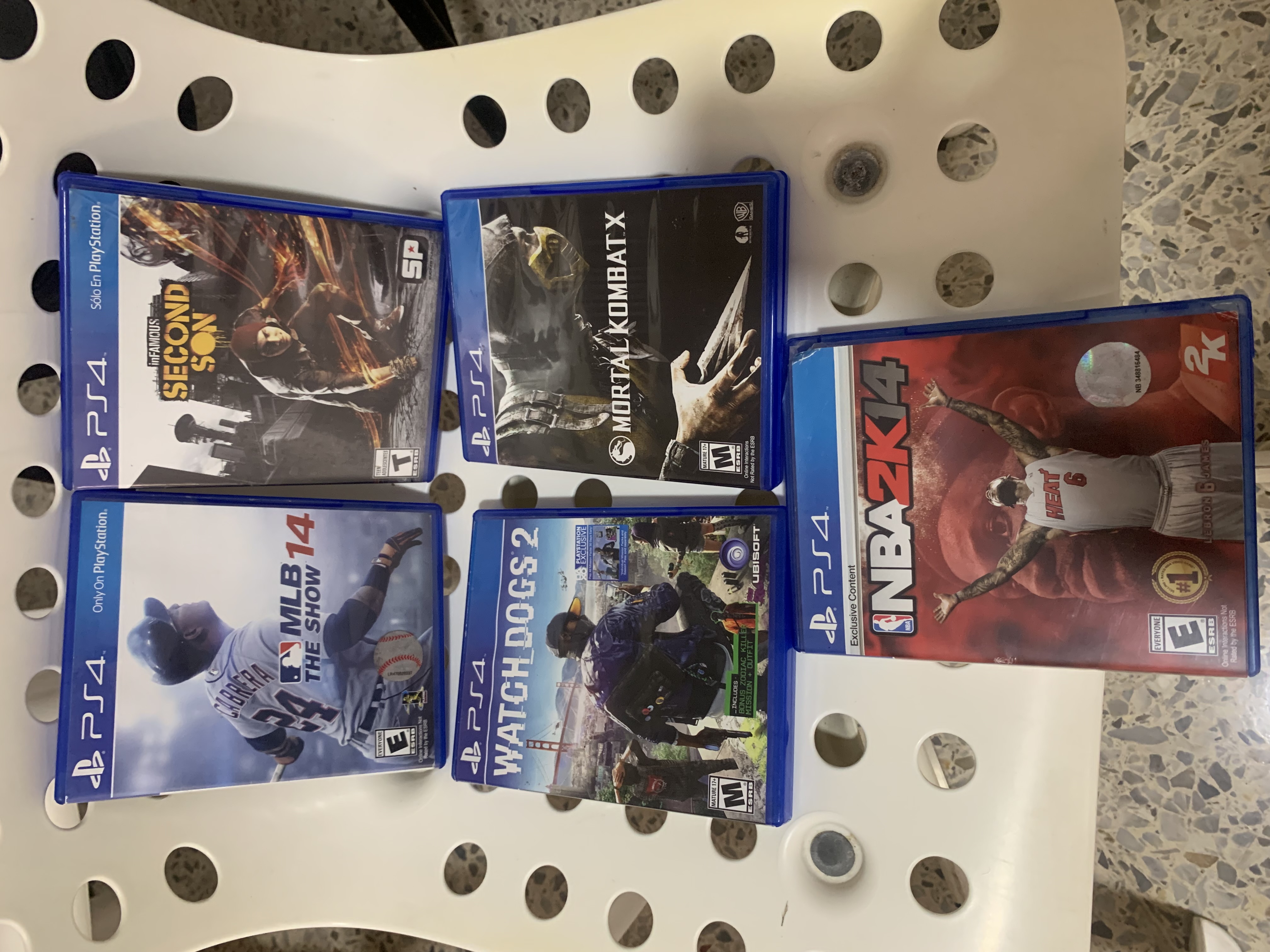 consolas y videojuegos - PS4 y cintas  2