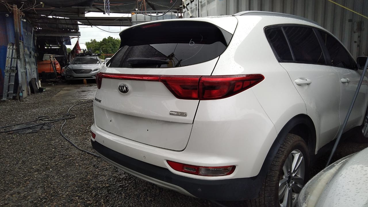 jeepetas y camionetas - KIA SPORTAGE 2019 BLANCO DESDE: RD$1,050,100 Mil  8