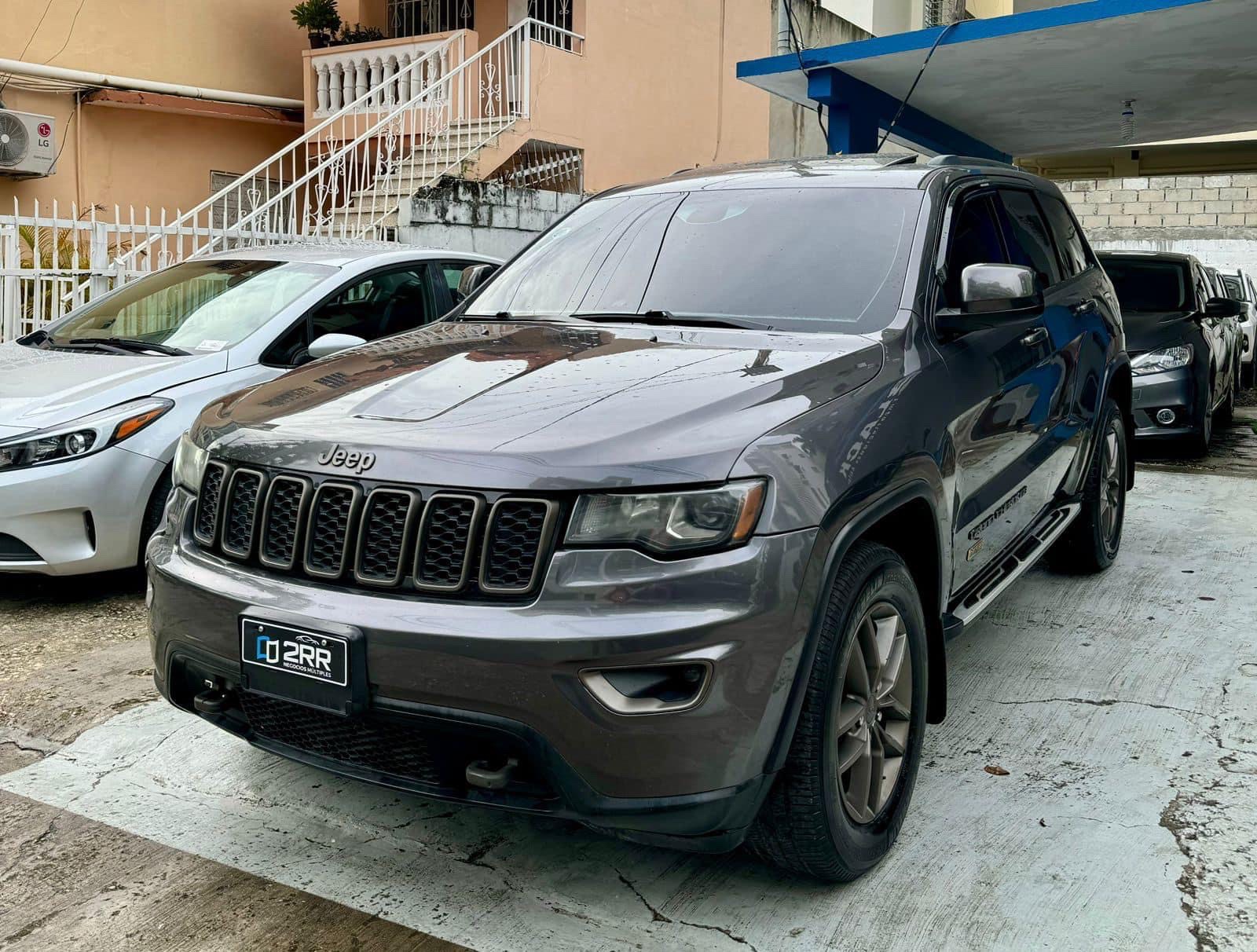 jeepetas y camionetas - Jeep Grand Cherokee 2016 Laredo