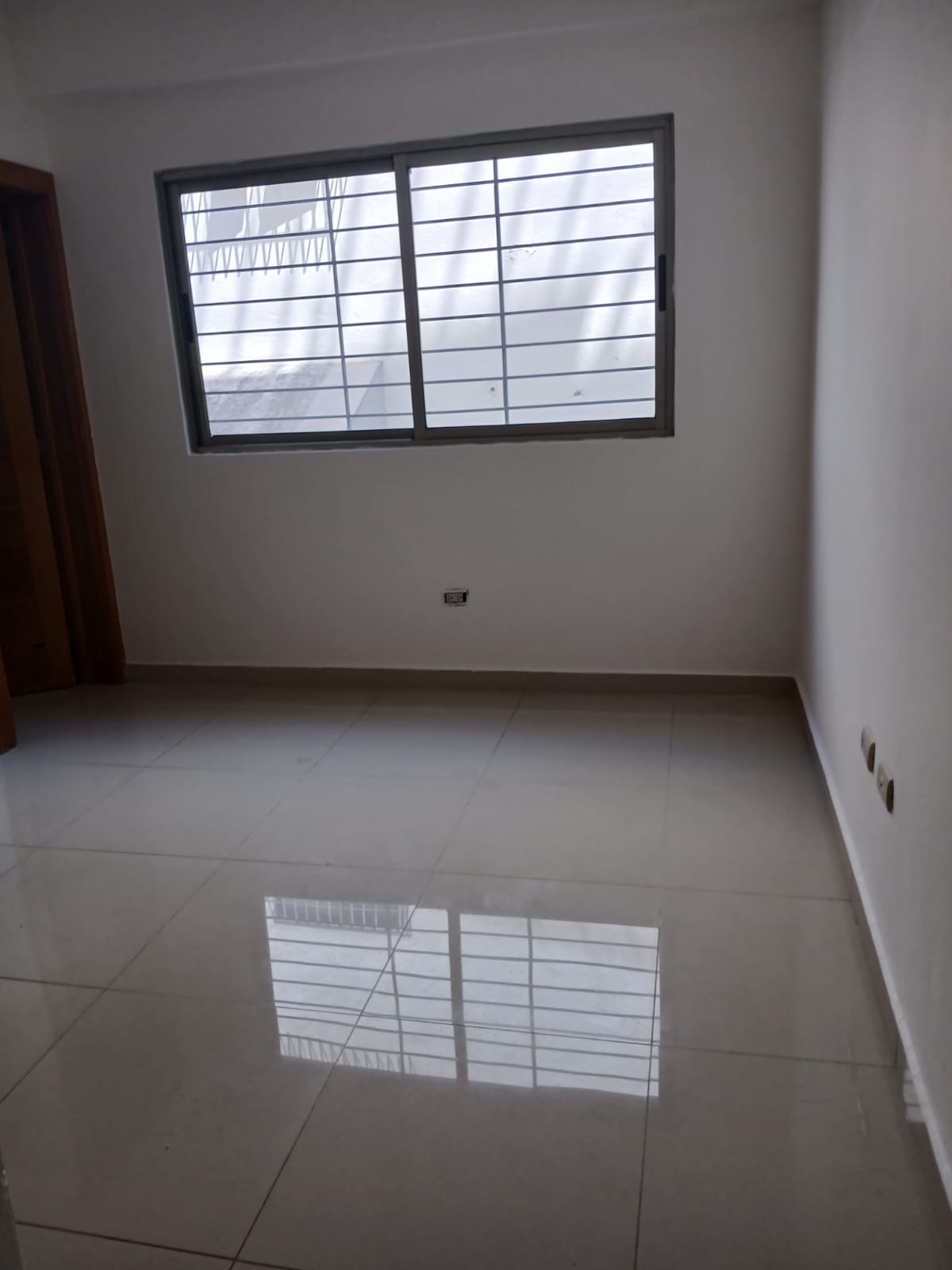 apartamentos - Vendo segundo nivel en el millón dos hab 2.5 baños 3