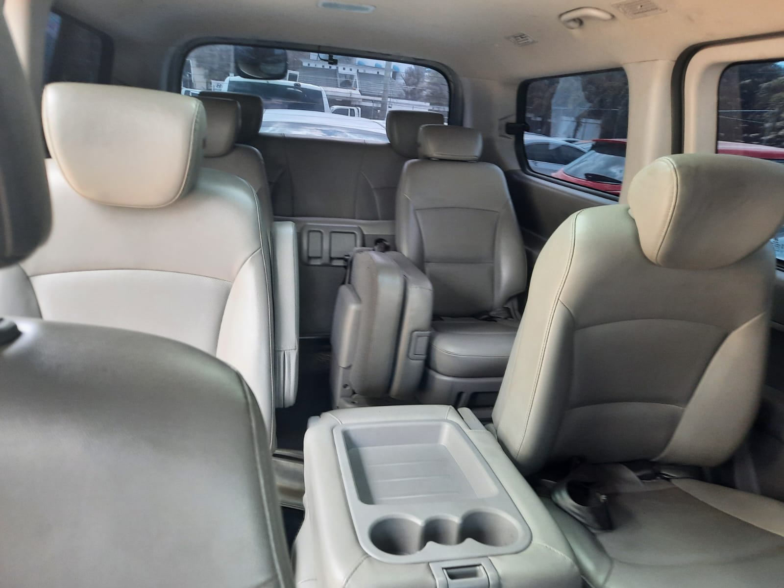 jeepetas y camionetas - HYUNDAI GRAND STAREX 2018 GRIS DESDE: RD$1,270,000 1