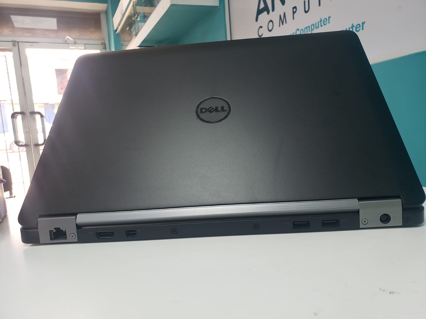 computadoras y laptops - Laptop, Dell Latitude E7470 (touch) / 7th Gen, Intel Core i7 / 16GB DDR4 / 256GB 4