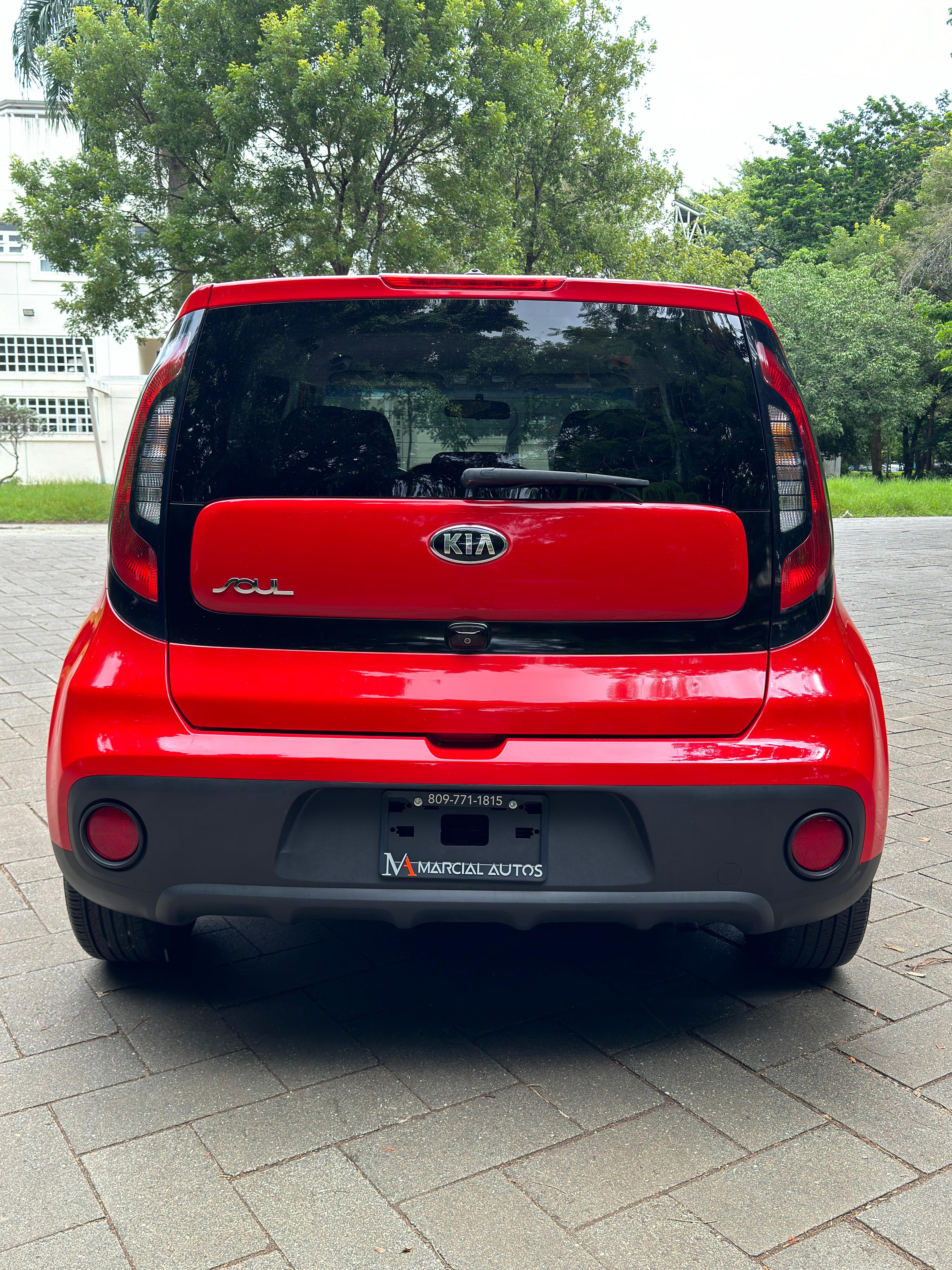 jeepetas y camionetas - Montate en esta coqueta económica espaciosa kia soul 2019 excelente condiciones  3