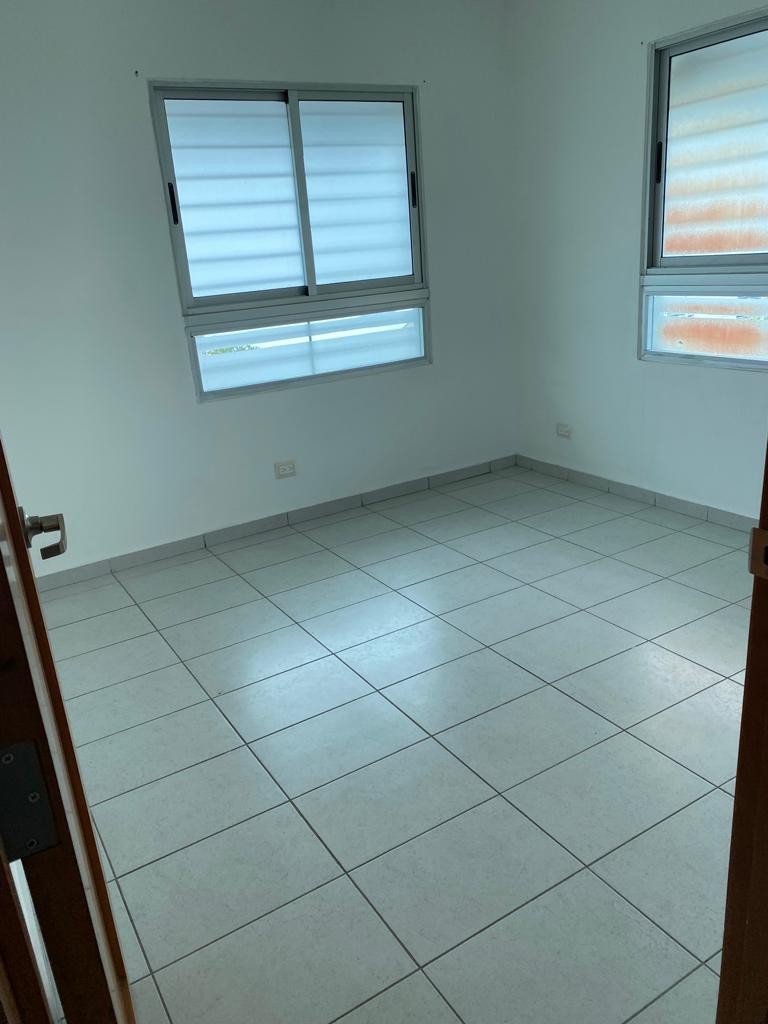 apartamentos - Se Alquila 3er Piso en Jardines del Fresno, Av. República de Colombia 1