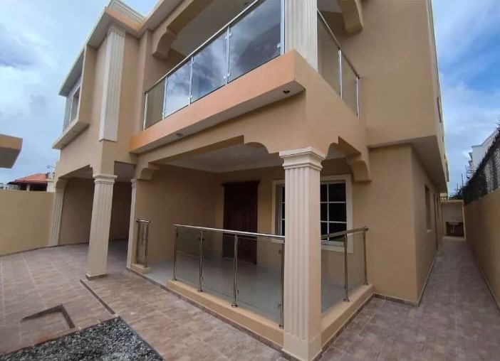 casas - Casa en Venta Santo Domingo Este  Mirador del Este 1