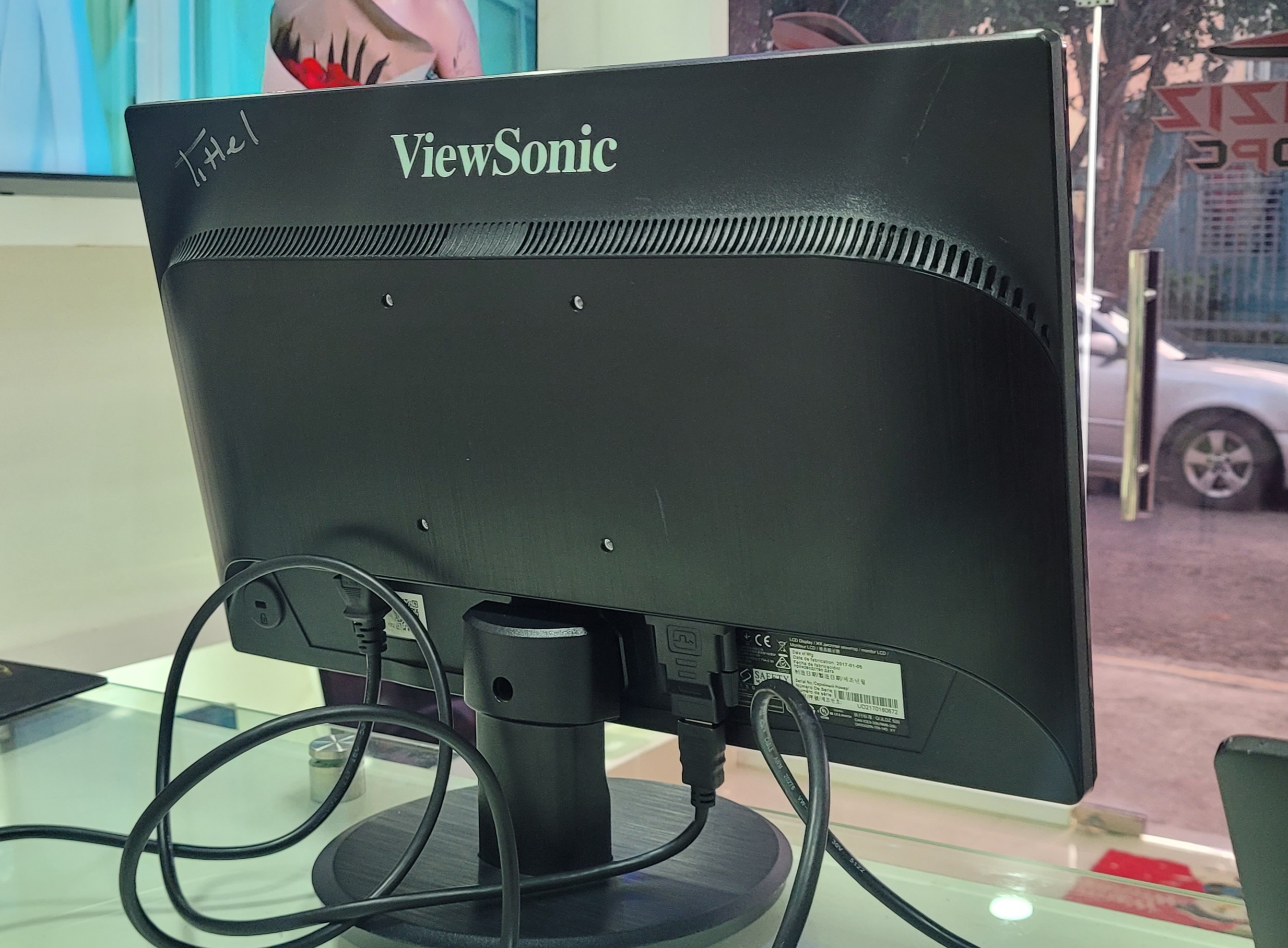 computadoras y laptops - Monitor ViewSonic de 20 Pulg hdmi y vga 2