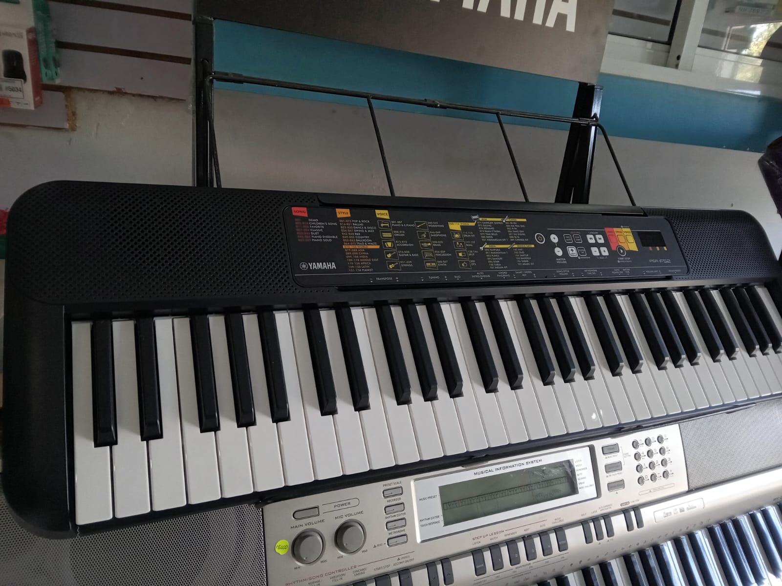 instrumentos musicales - piano yamaha Psr-F52 5