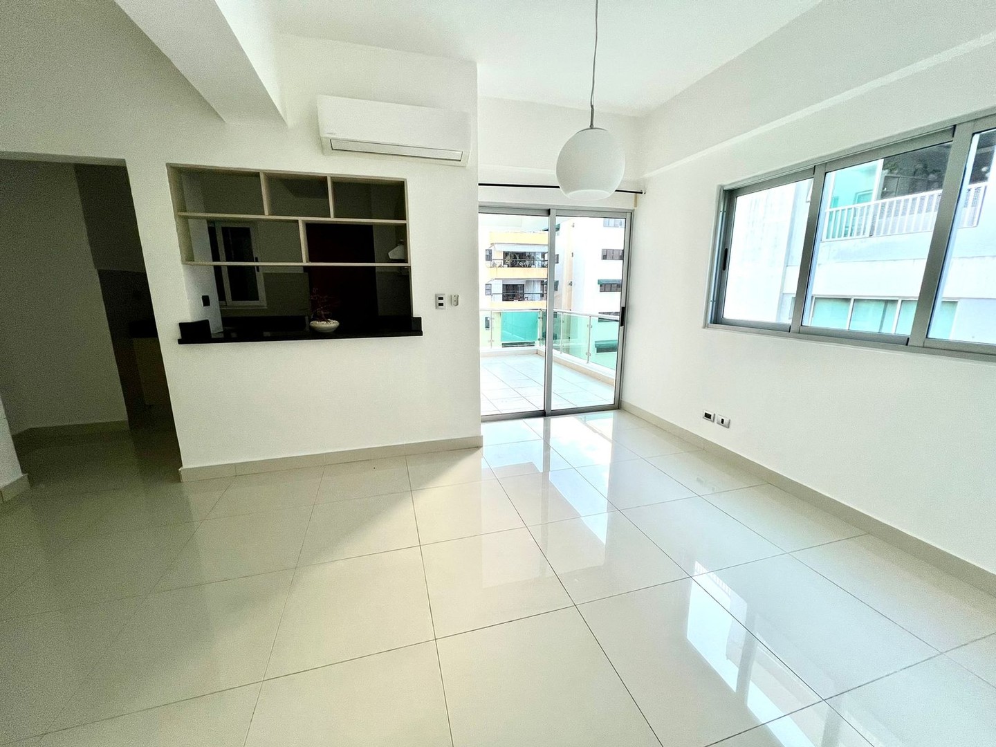 apartamentos - 📍Ensanche Naco
Aquilo Apartamento Vacio en Torre Moderna
 US$1,300 