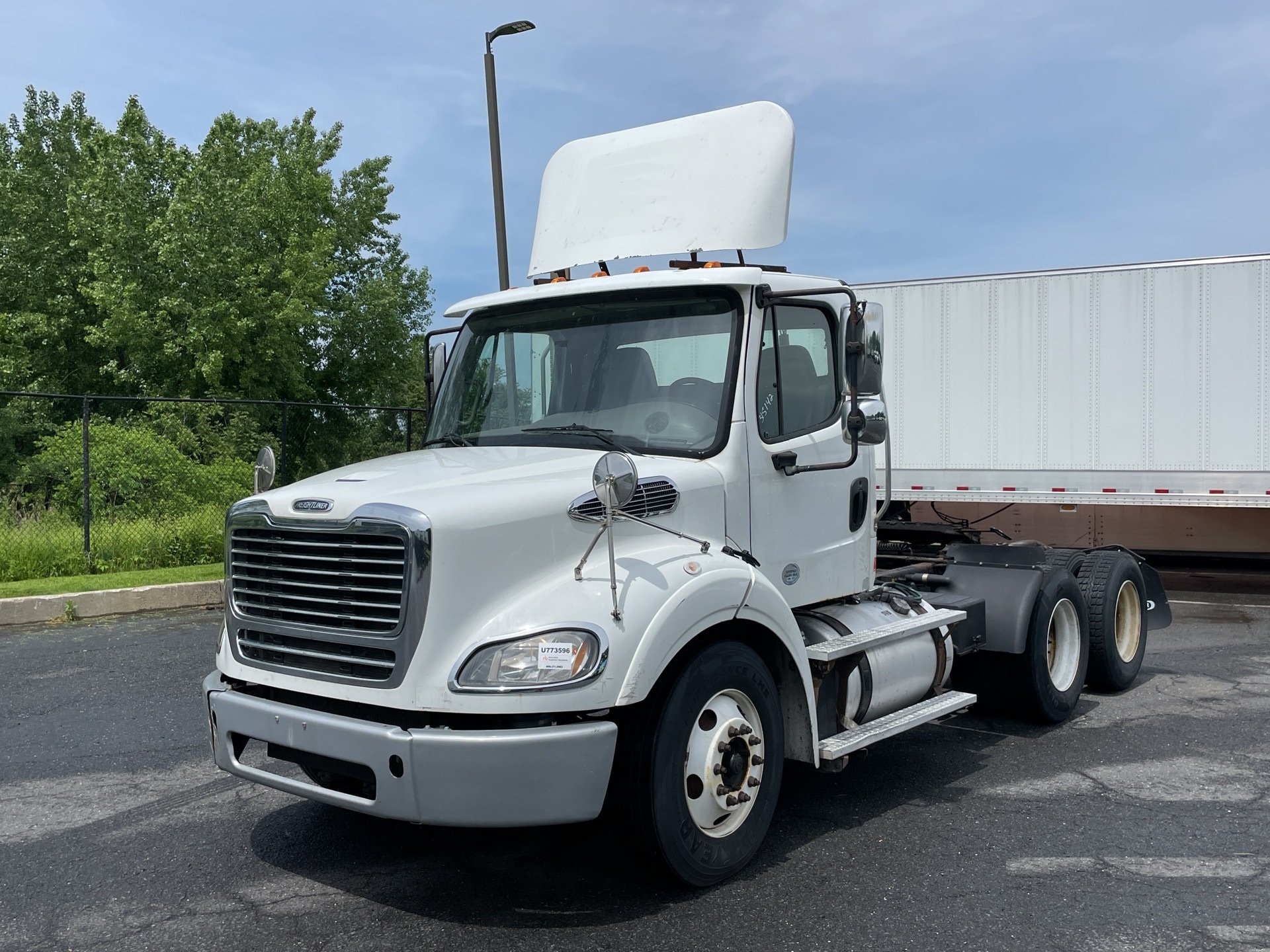 camiones y vehiculos pesados - CAMION FREIGHTLINER CABEZOTE AUTOMATICO ANO 2015