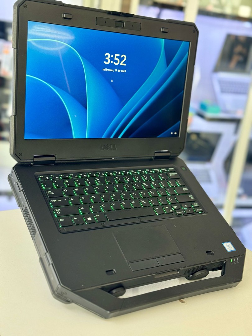computadoras y laptops - laptop anti golpe i5 6ta. Gen. Touch 256ssd expandible y 8gb Ram  0
